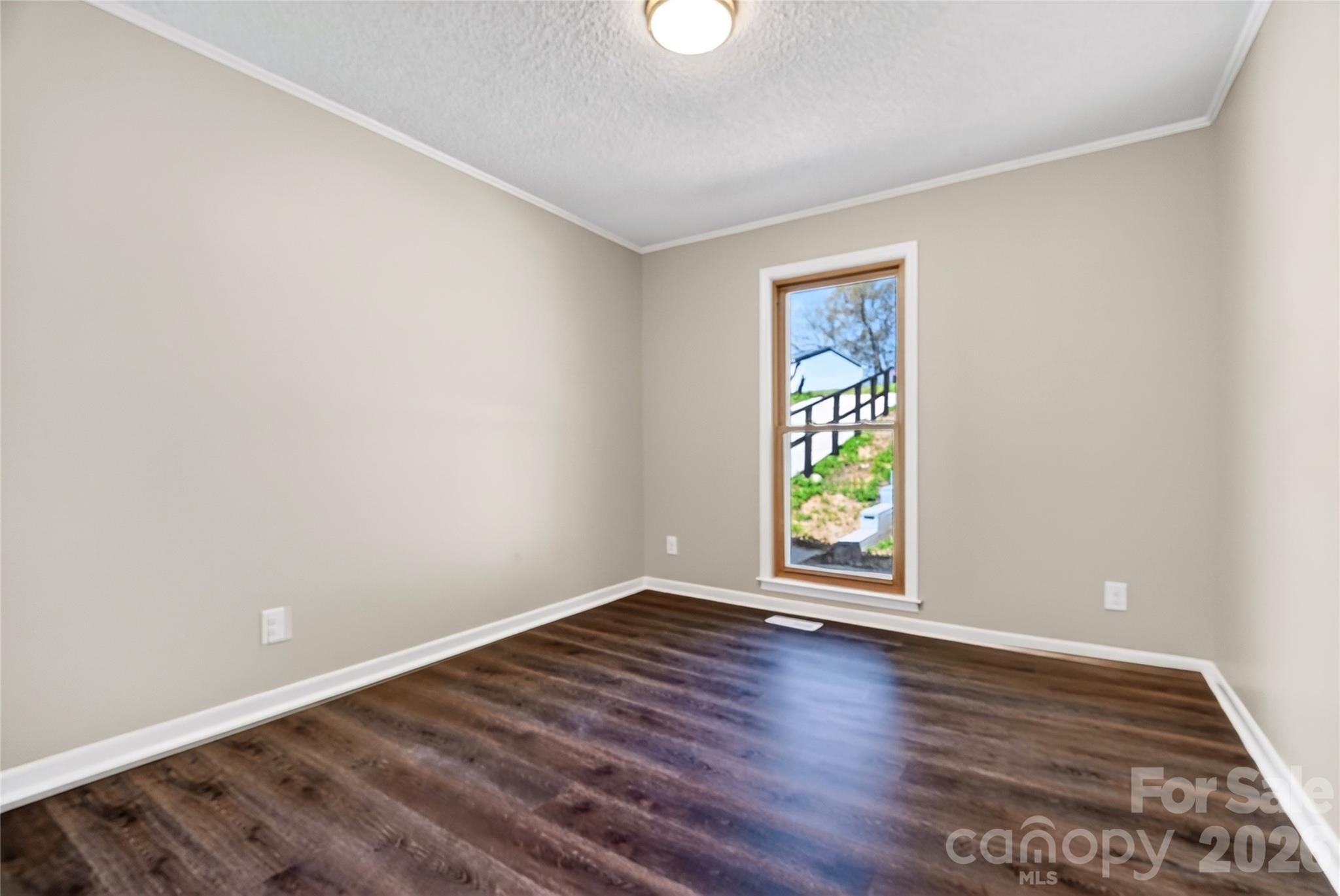 1919 Oak Hollow Road — Gastonia