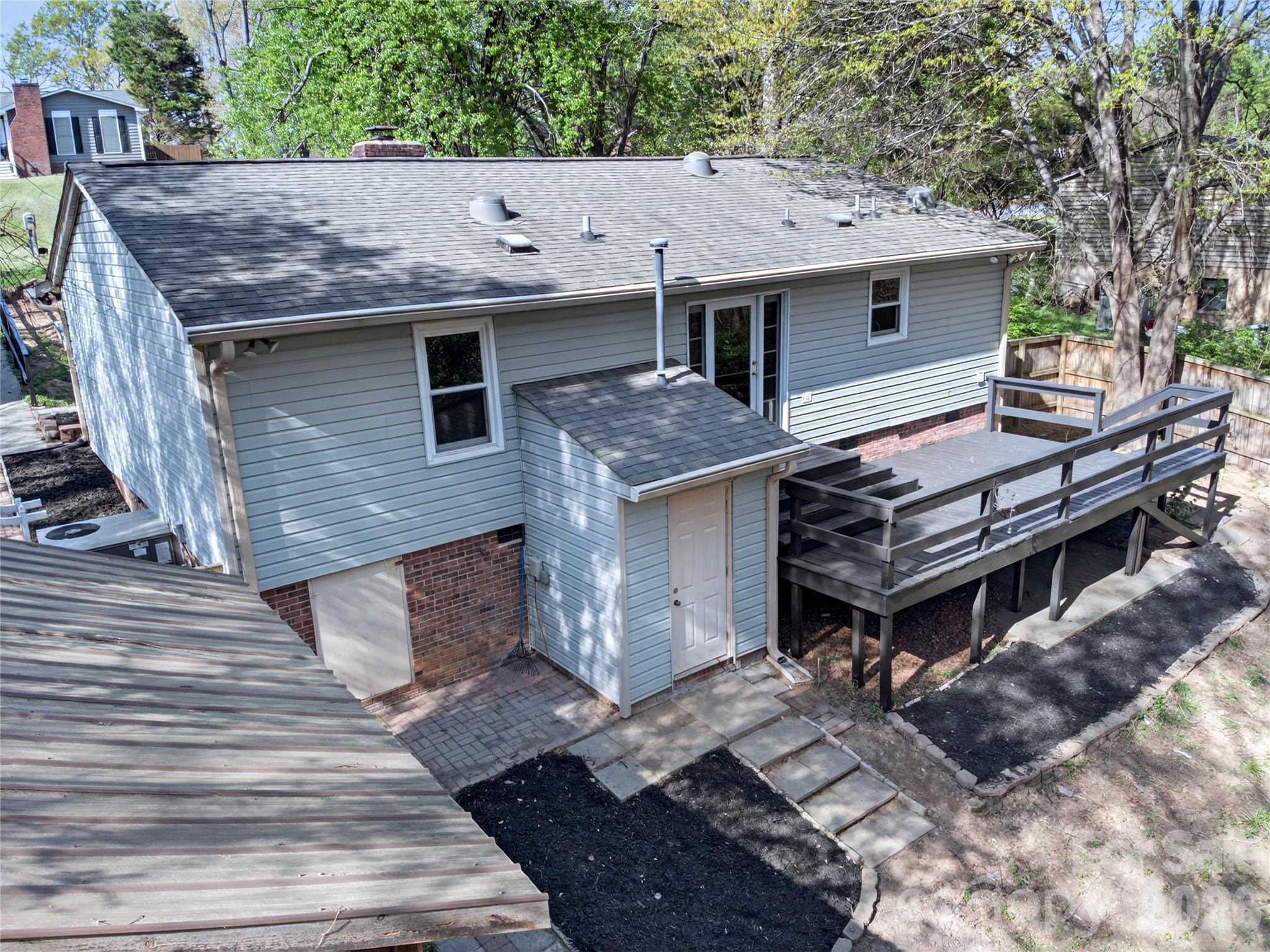 1919 Oak Hollow Road — Gastonia