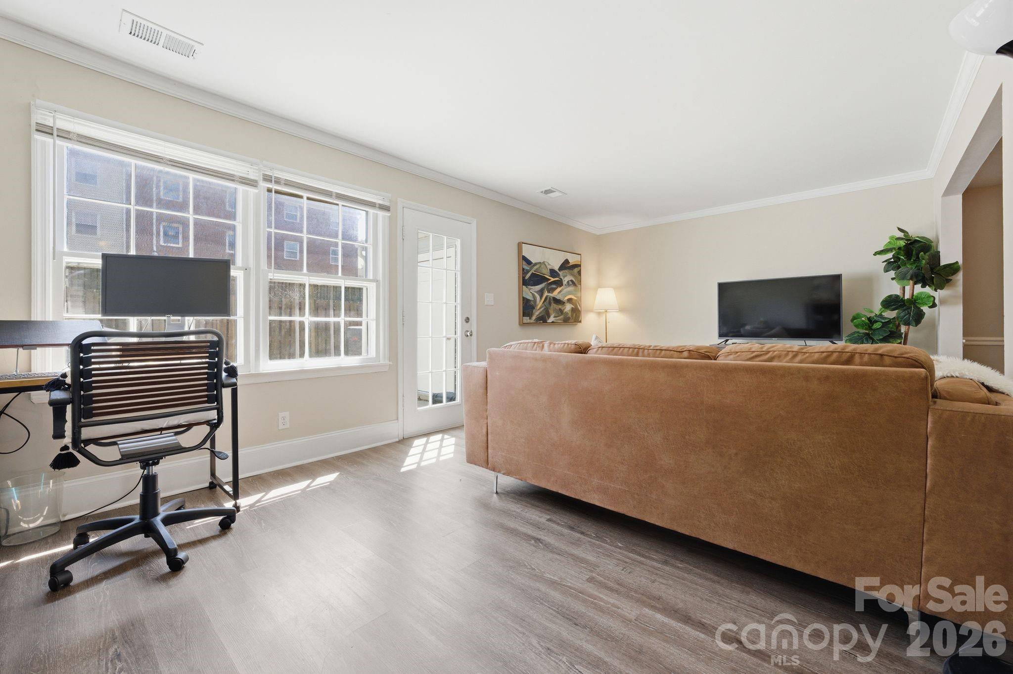 8033 Regent Park Lane — Charlotte
