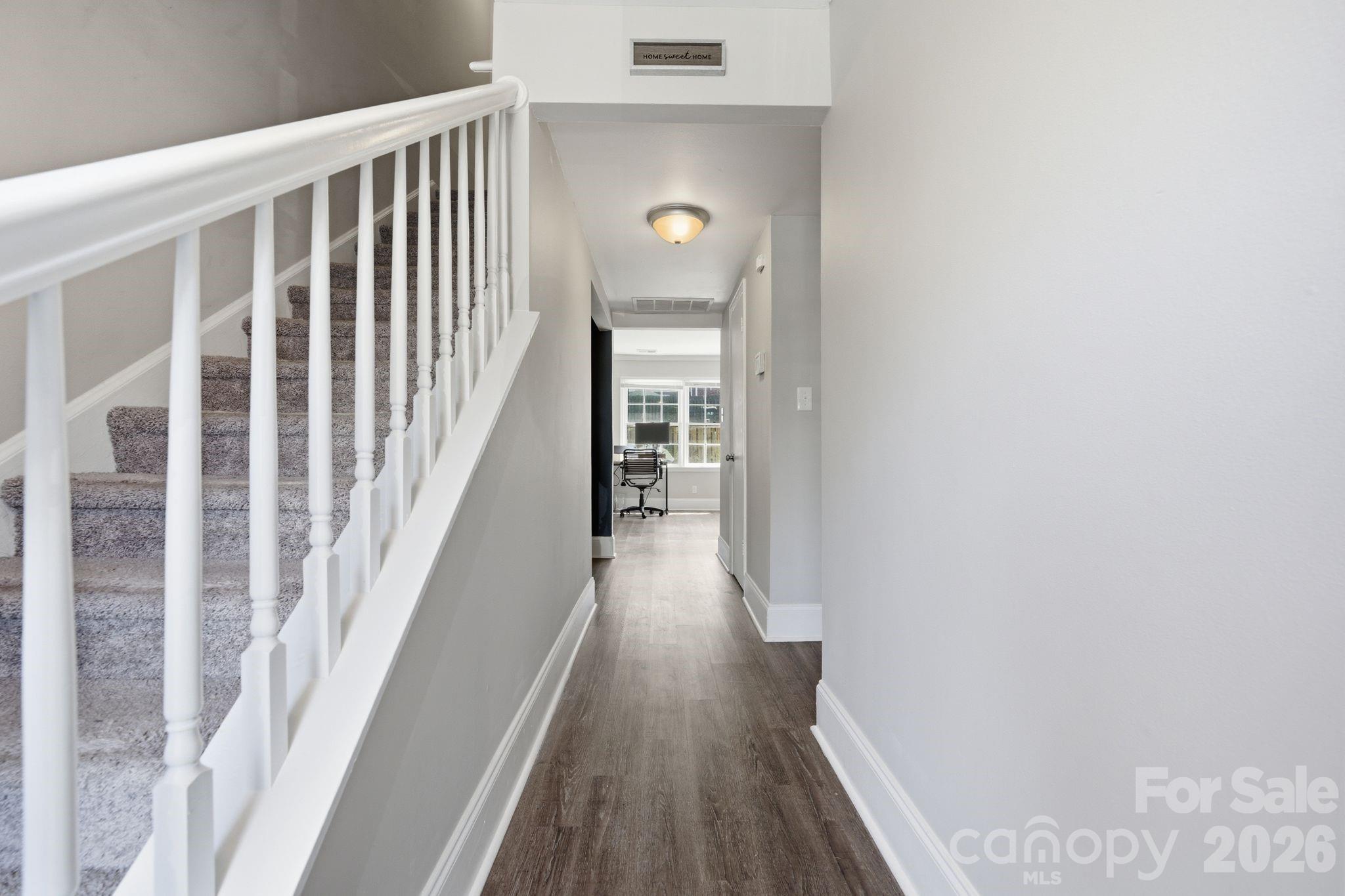8033 Regent Park Lane — Charlotte