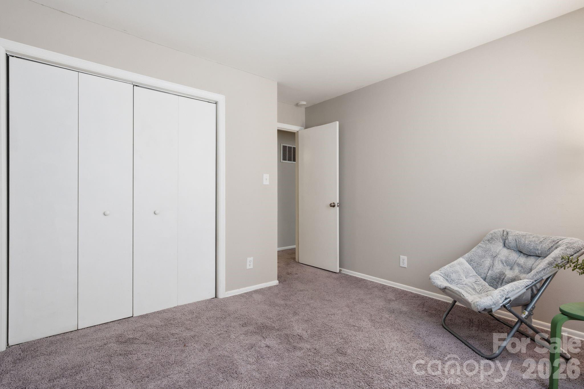 8033 Regent Park Lane — Charlotte