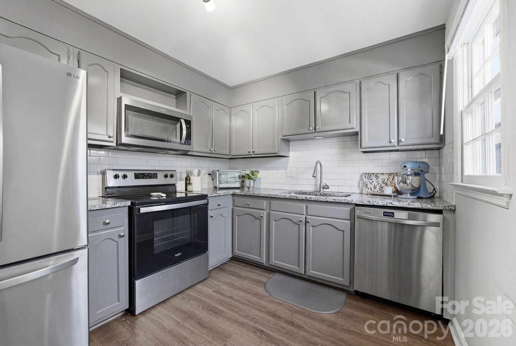 8033 Regent Park Lane — Charlotte