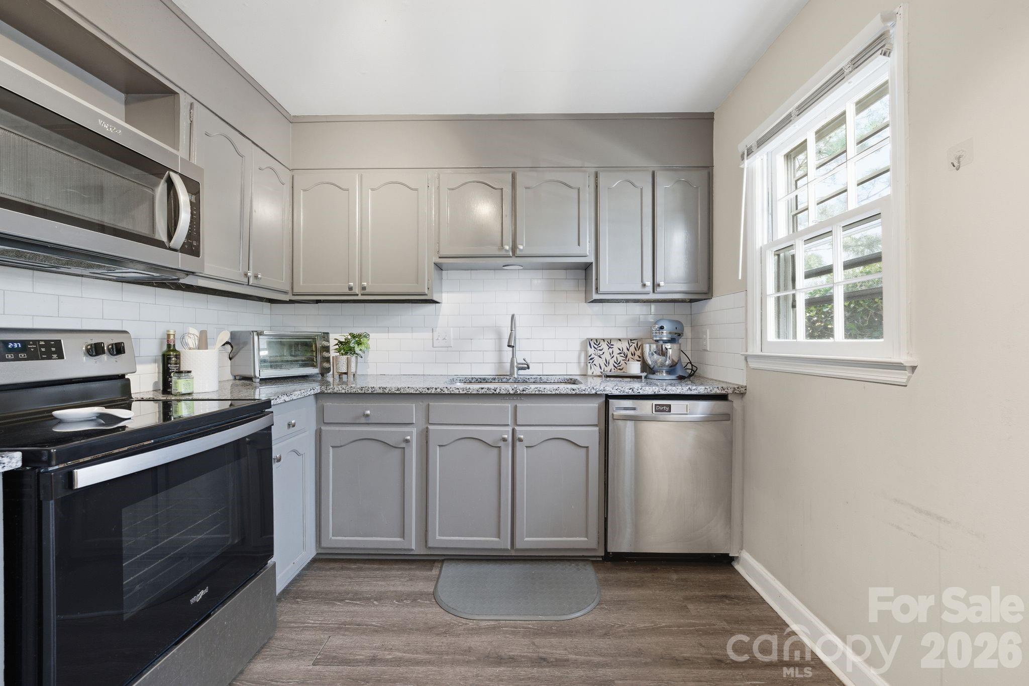 8033 Regent Park Lane — Charlotte