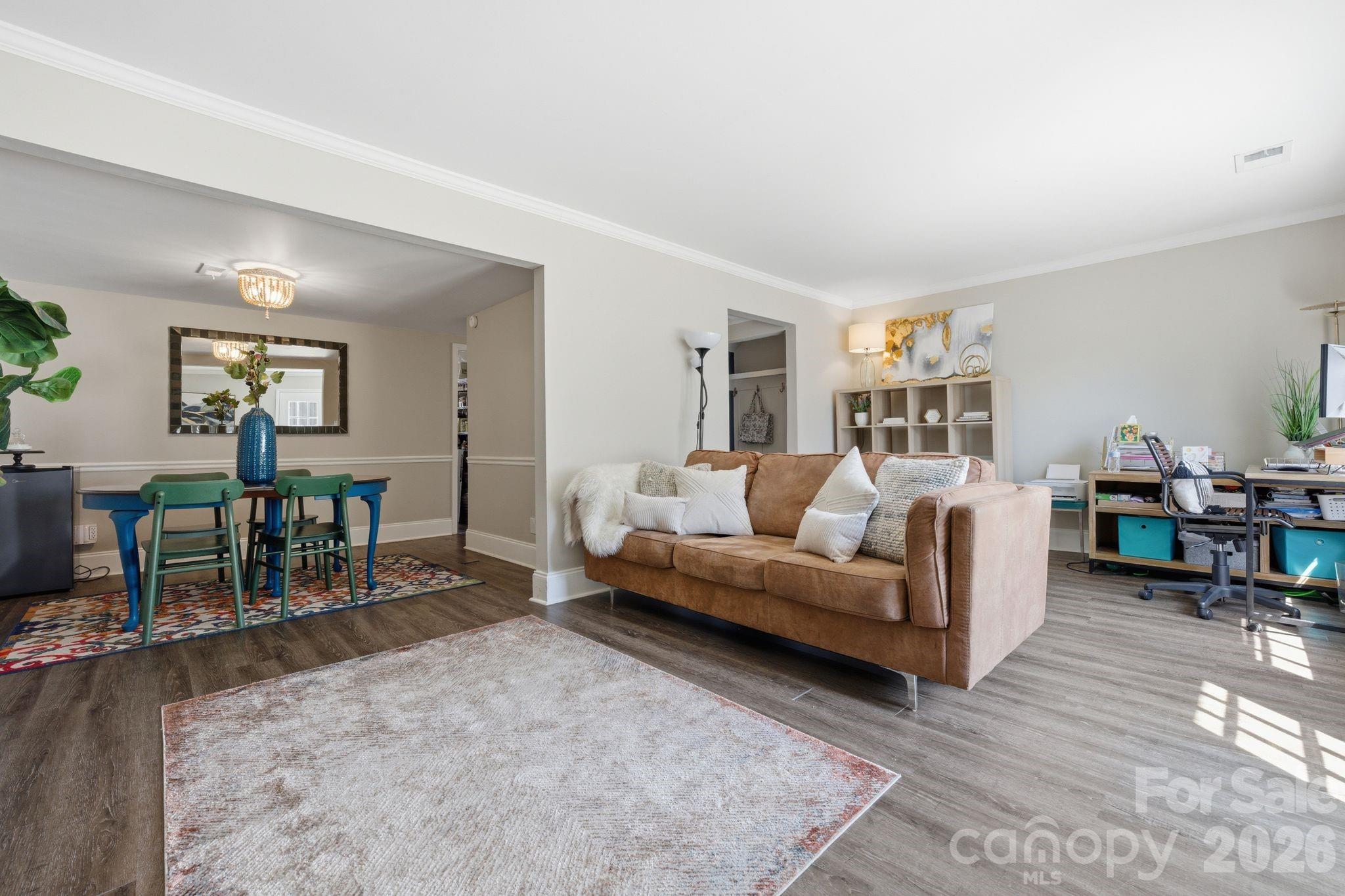 8033 Regent Park Lane — Charlotte