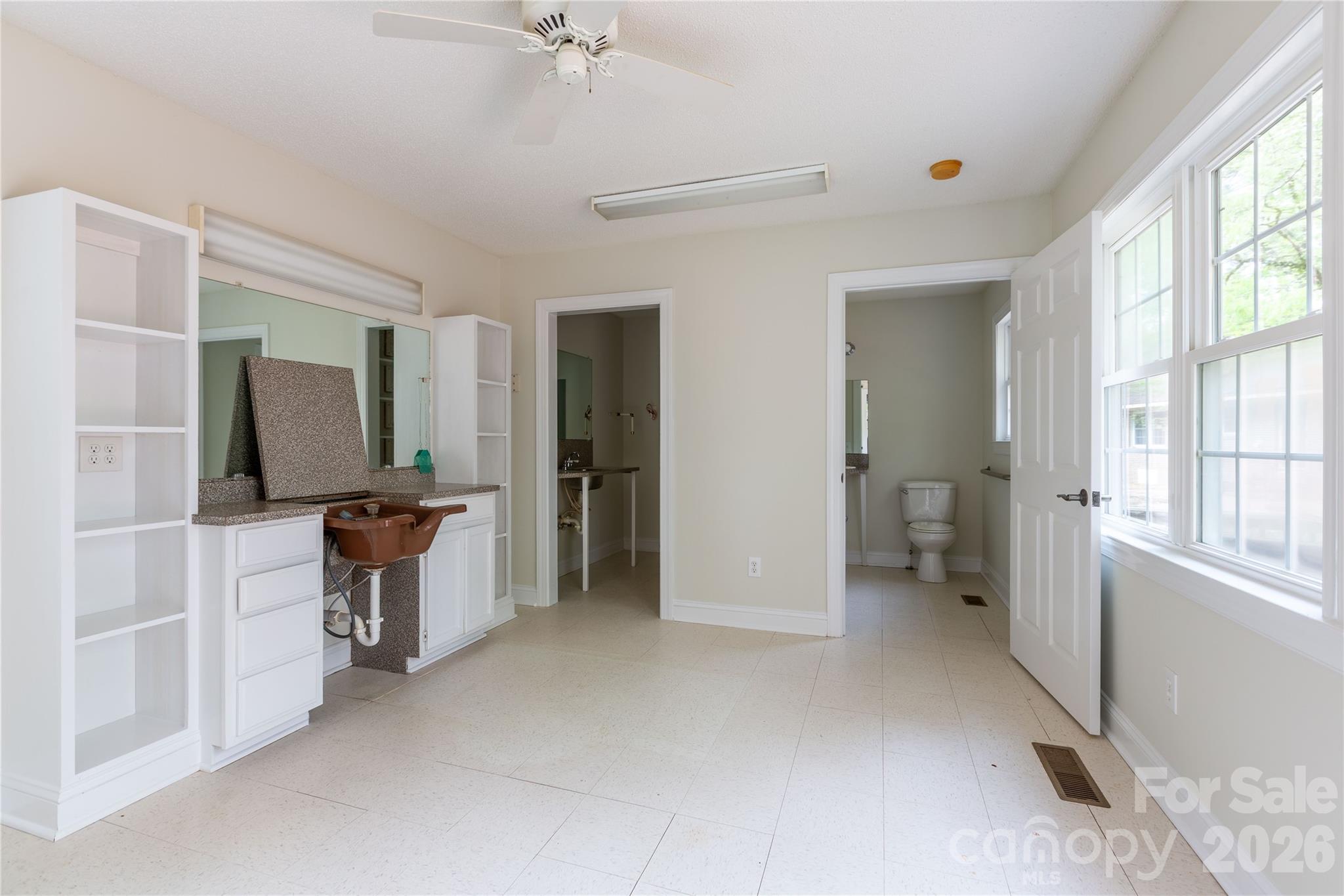 1224 Loop Road — Hookerton