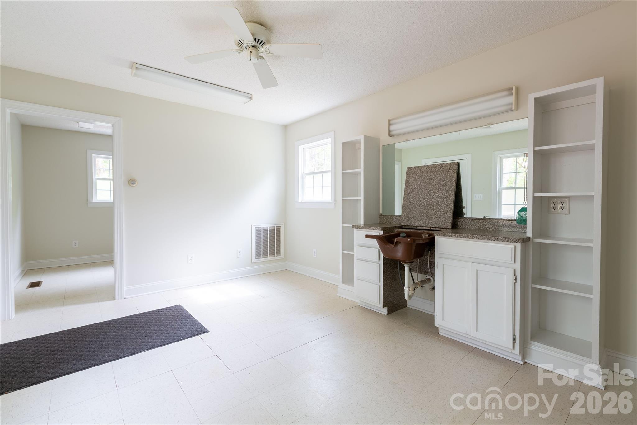 1224 Loop Road — Hookerton
