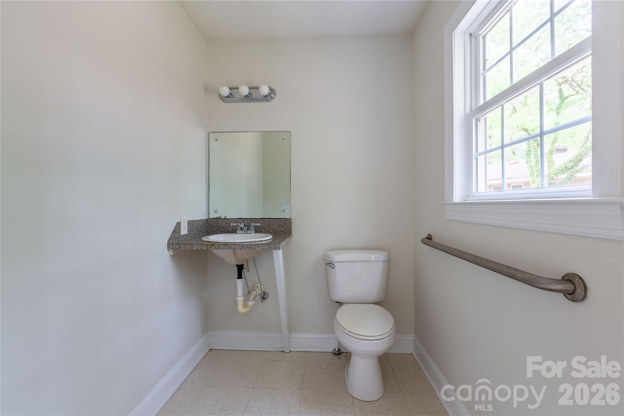 1224 Loop Road — Hookerton