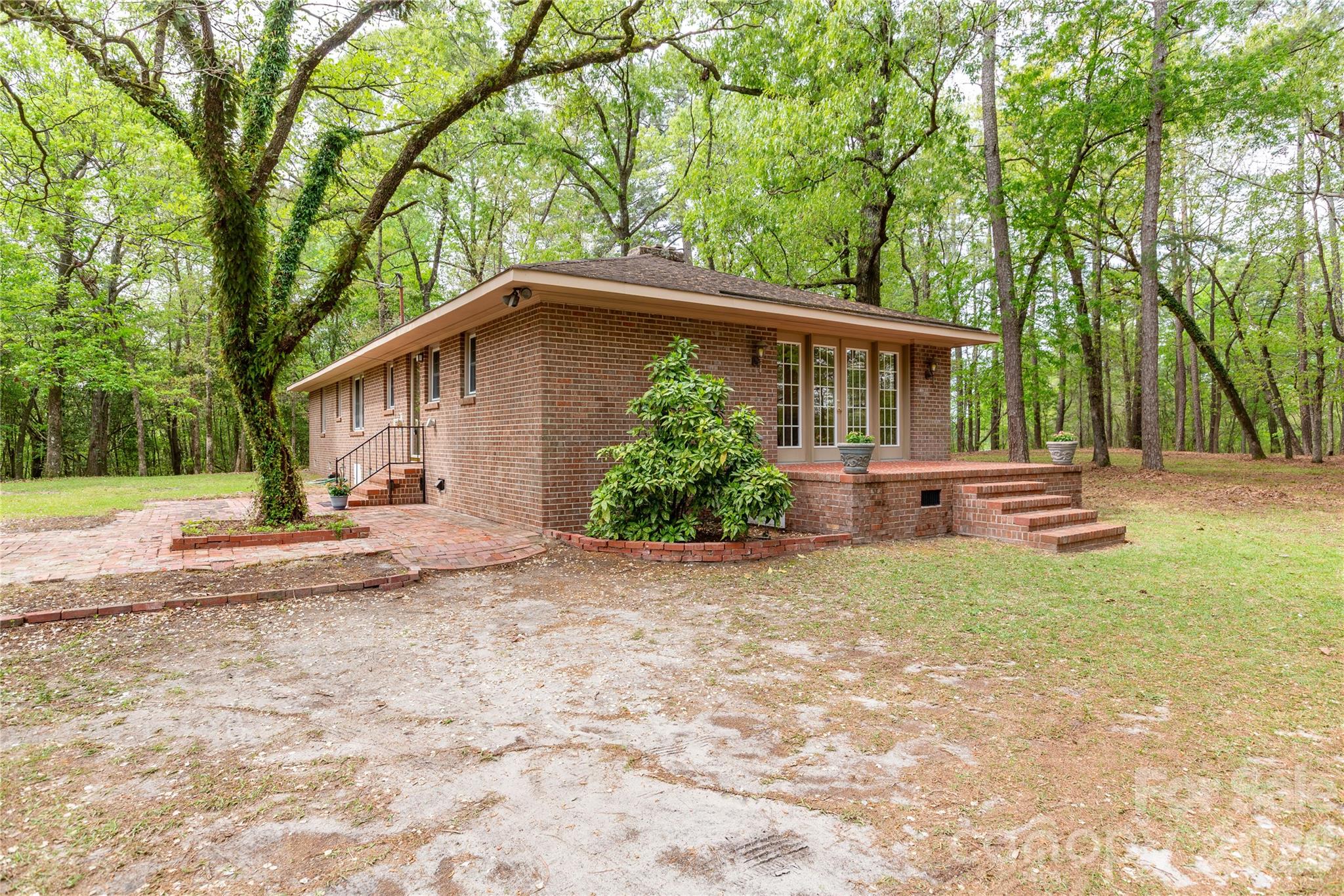 1224 Loop Road — Hookerton