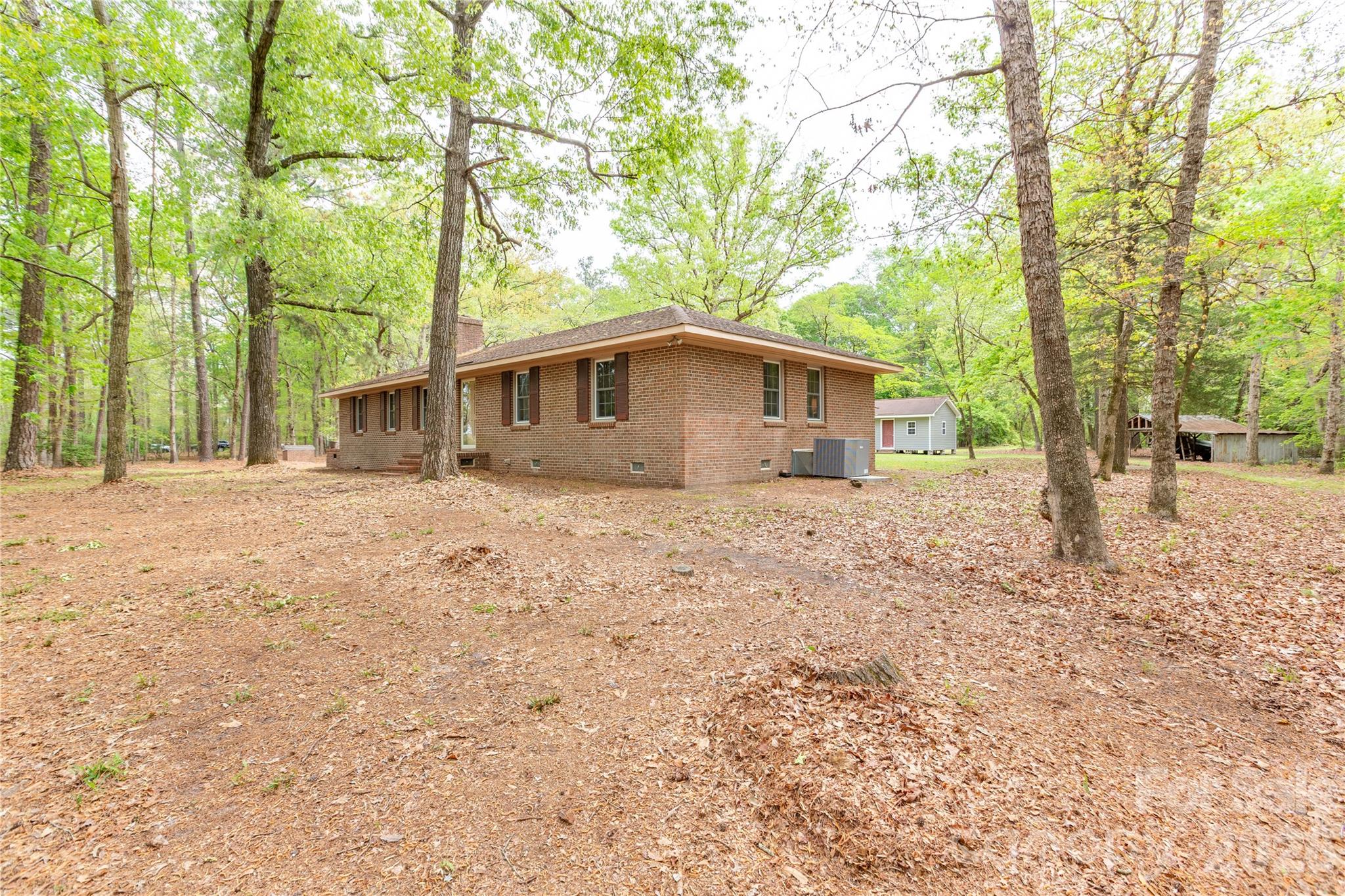 1224 Loop Road — Hookerton