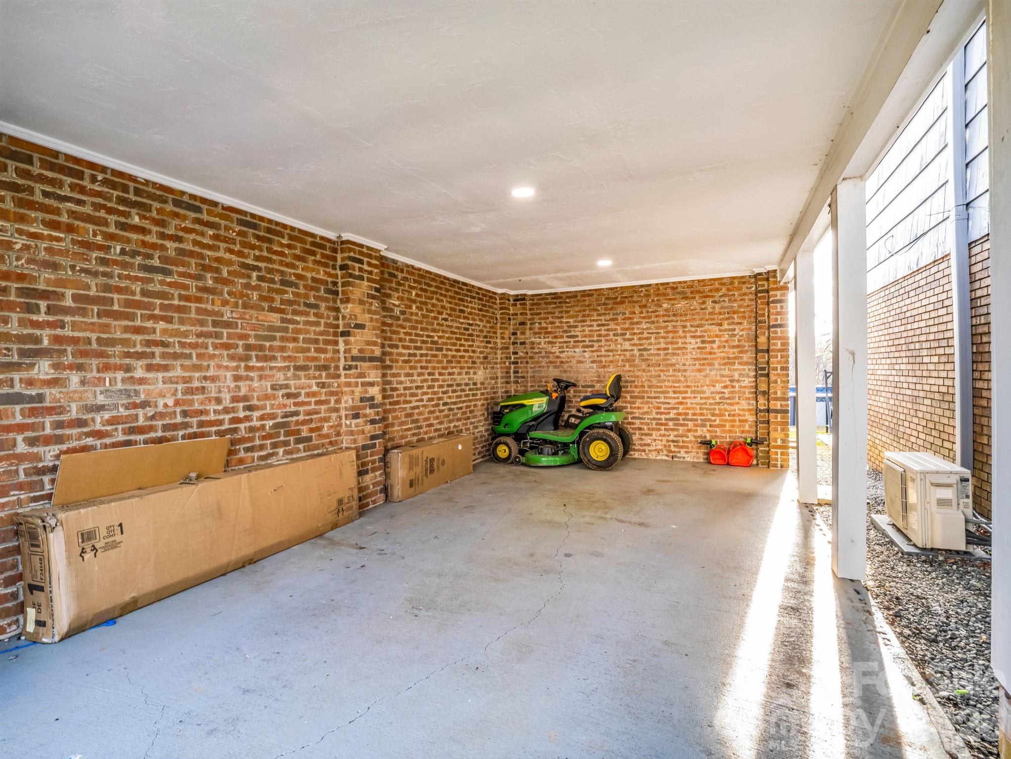 151 S Main Street — Bostic