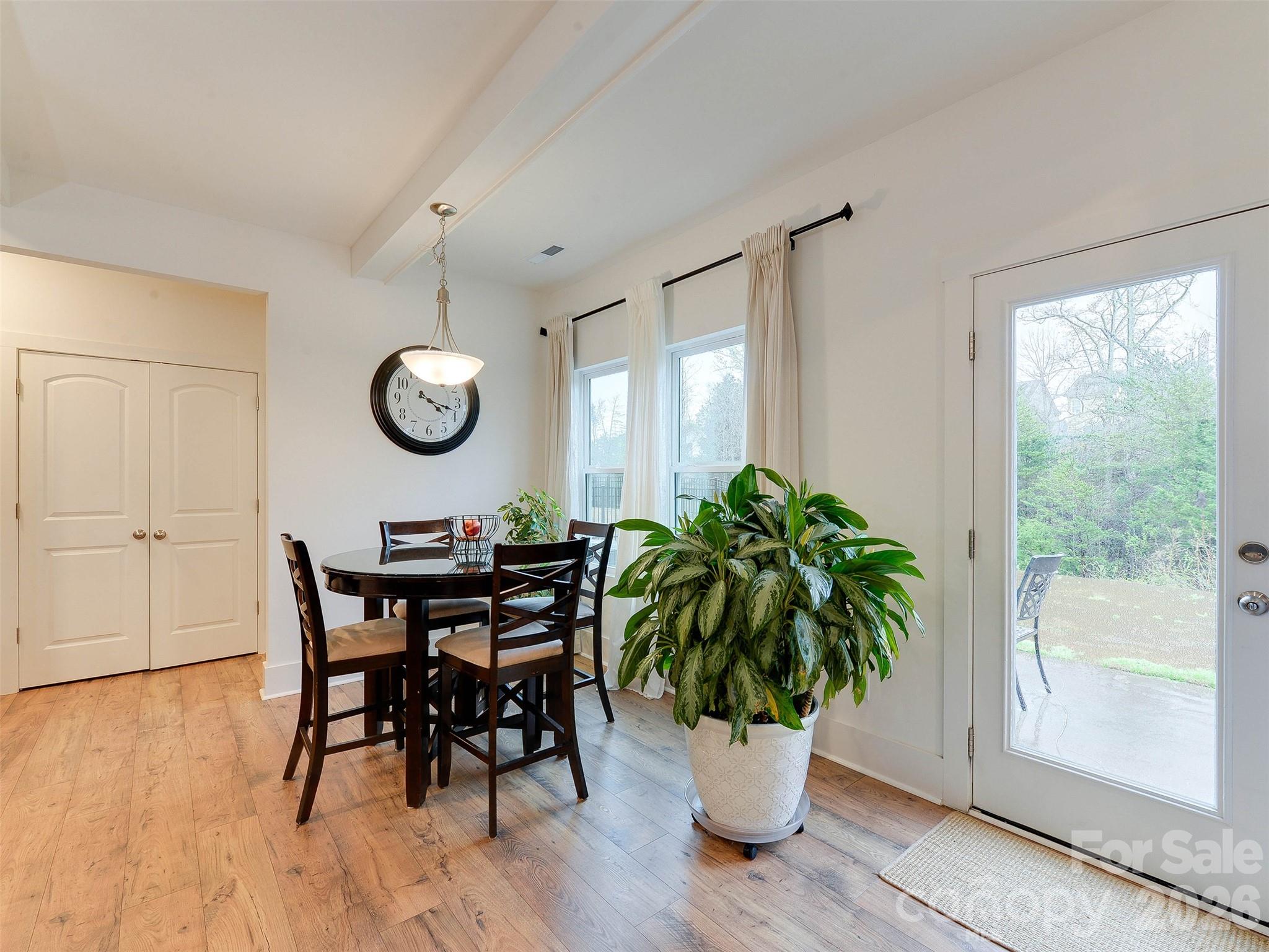 1928 Thoreau Way — York