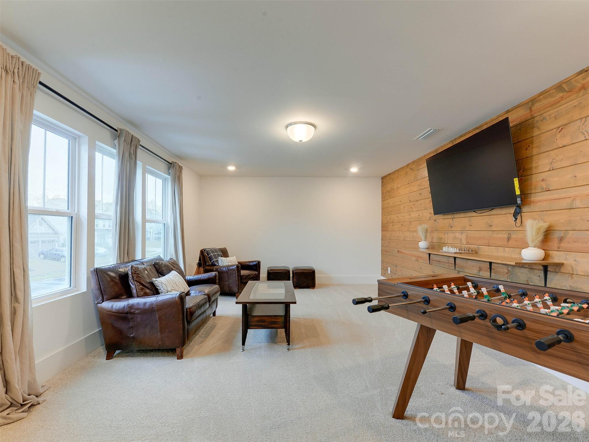 1928 Thoreau Way — York