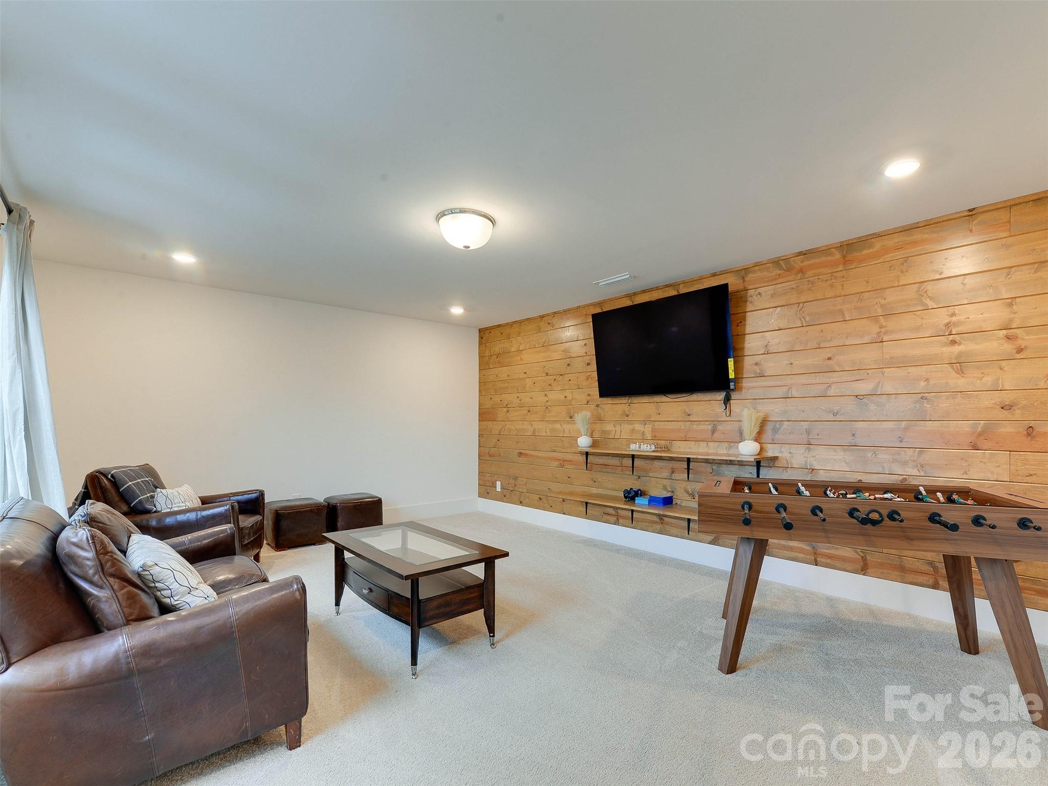 1928 Thoreau Way — York