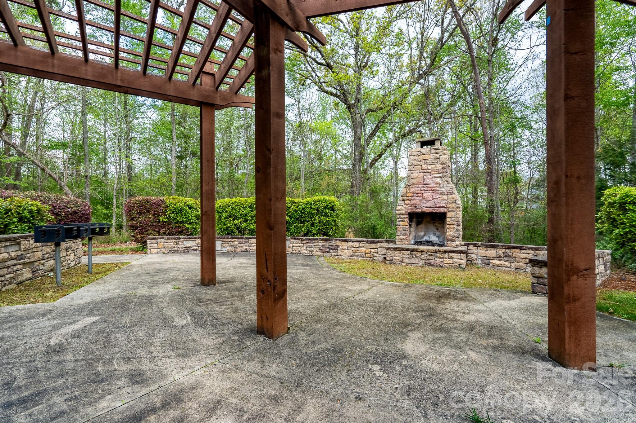 1928 Thoreau Way — York