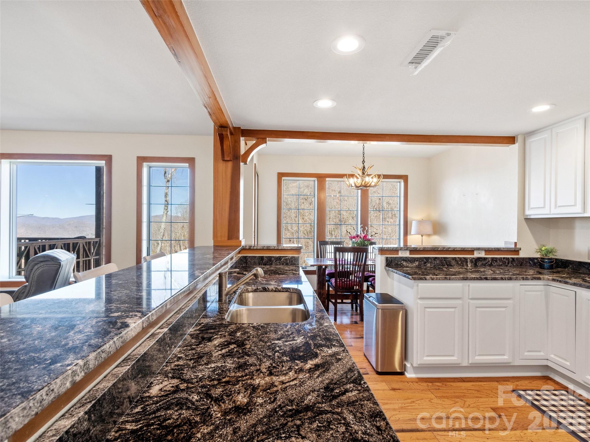 61 Creekside Way #G201 — Burnsville