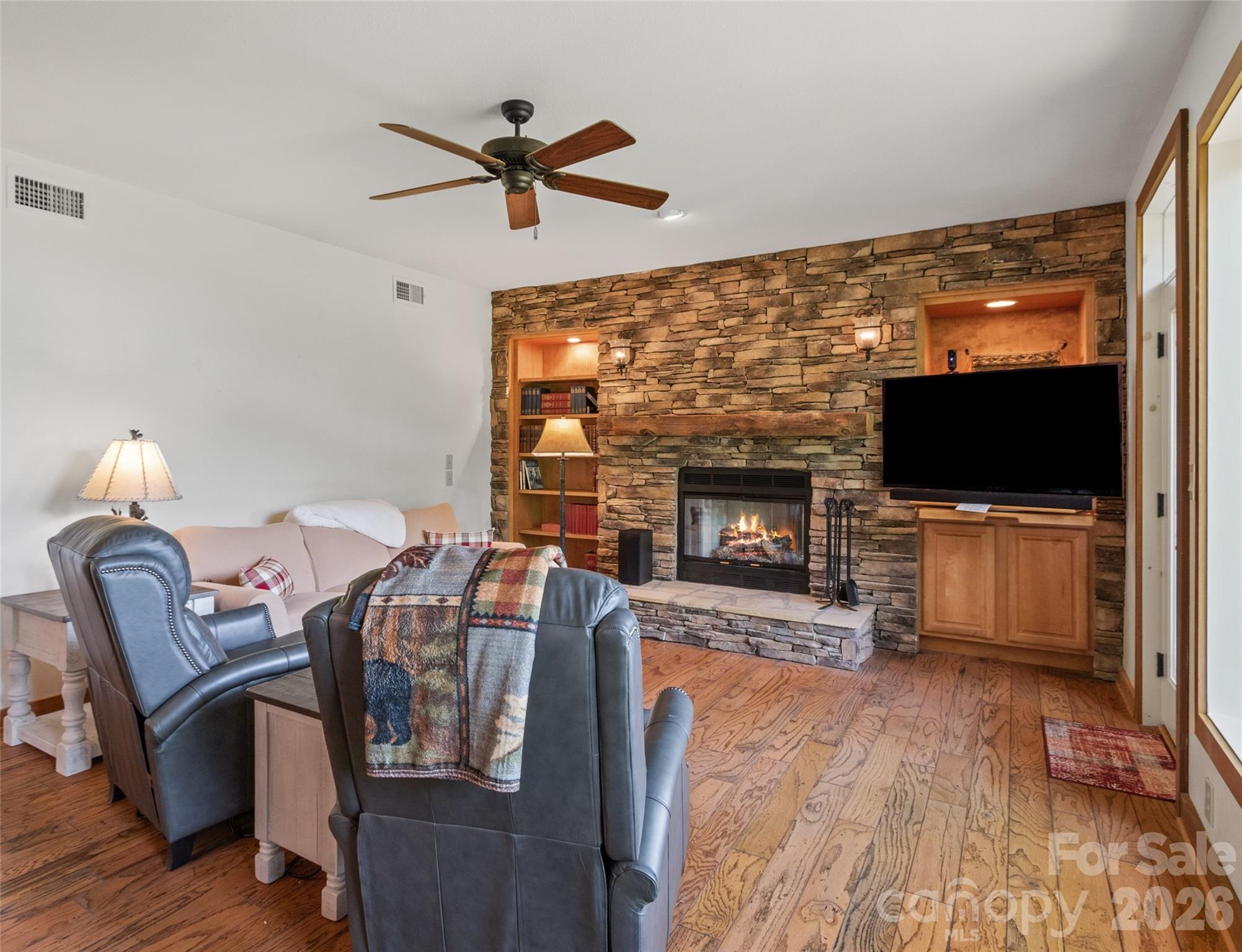61 Creekside Way #G201 — Burnsville