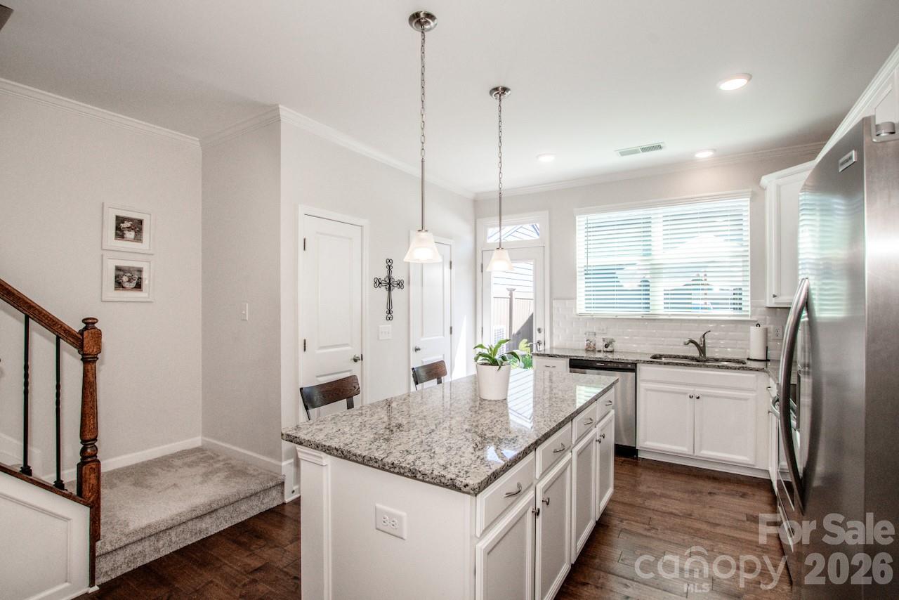 308 Linestowe Drive — Belmont