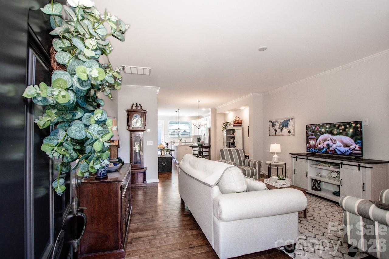 308 Linestowe Drive — Belmont