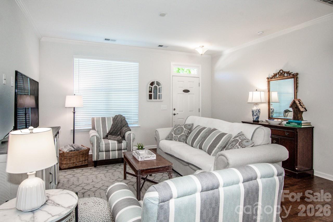 308 Linestowe Drive — Belmont