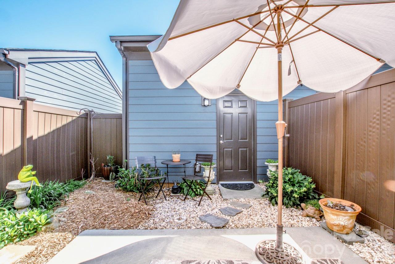 308 Linestowe Drive — Belmont