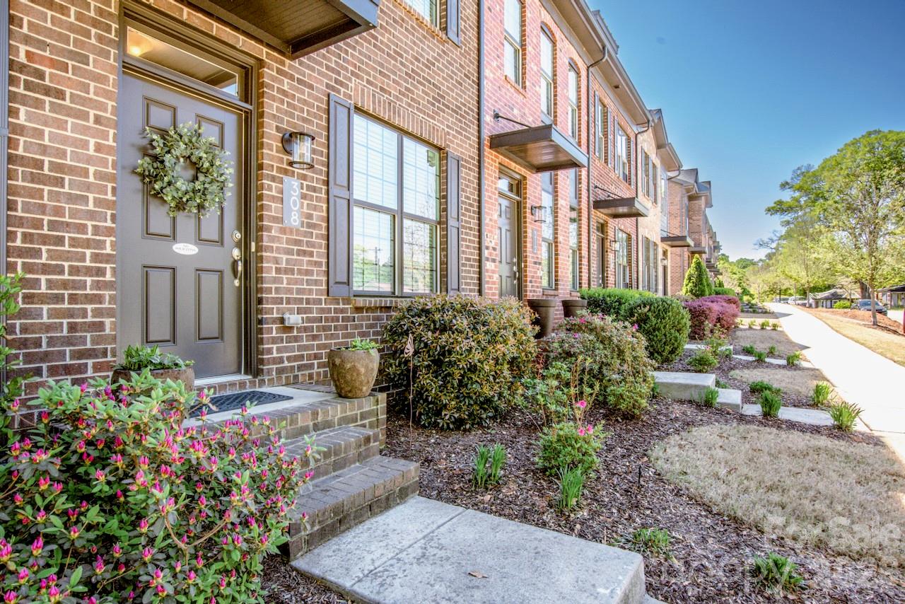 308 Linestowe Drive — Belmont