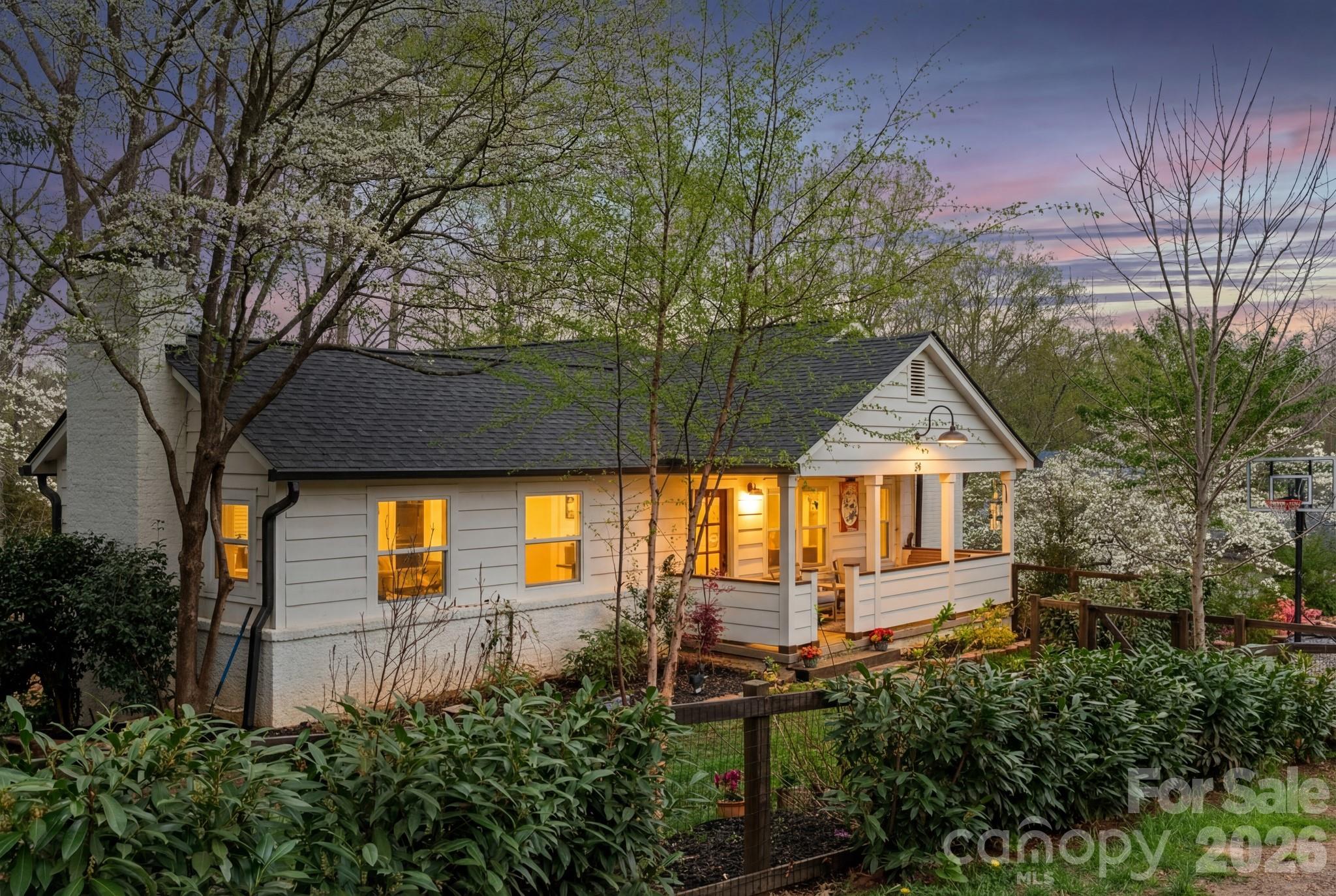 24 Dellwood Street — Asheville
