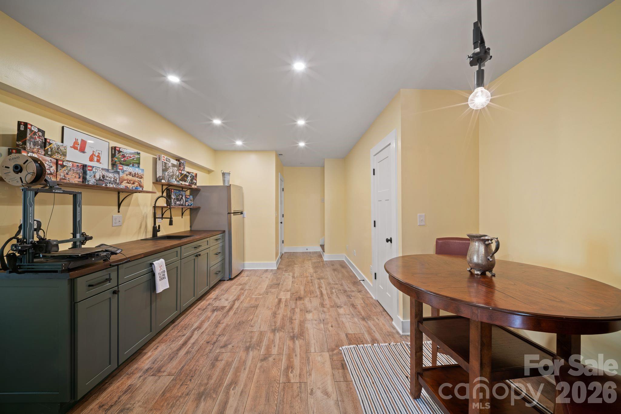 24 Dellwood Street — Asheville