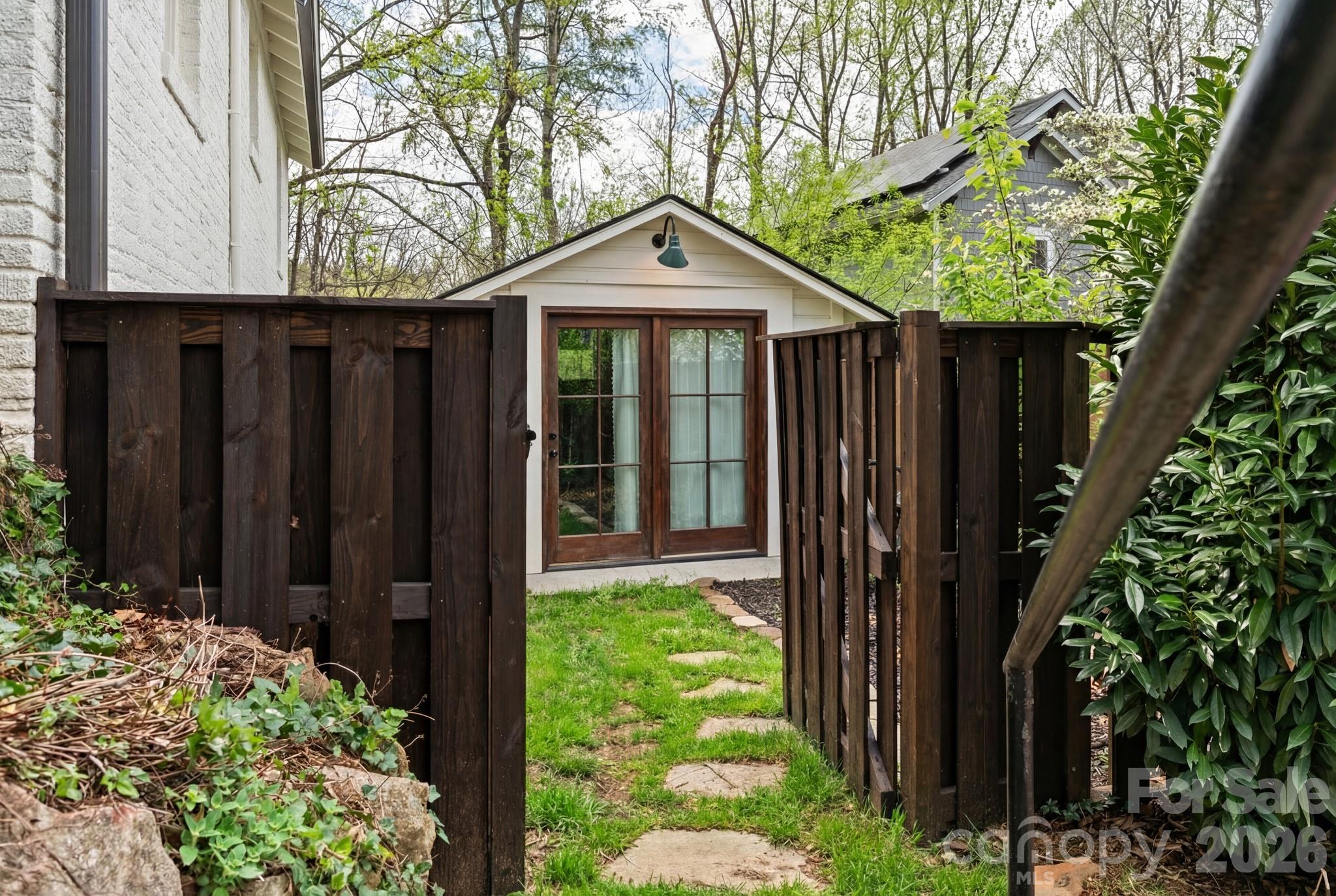 24 Dellwood Street — Asheville