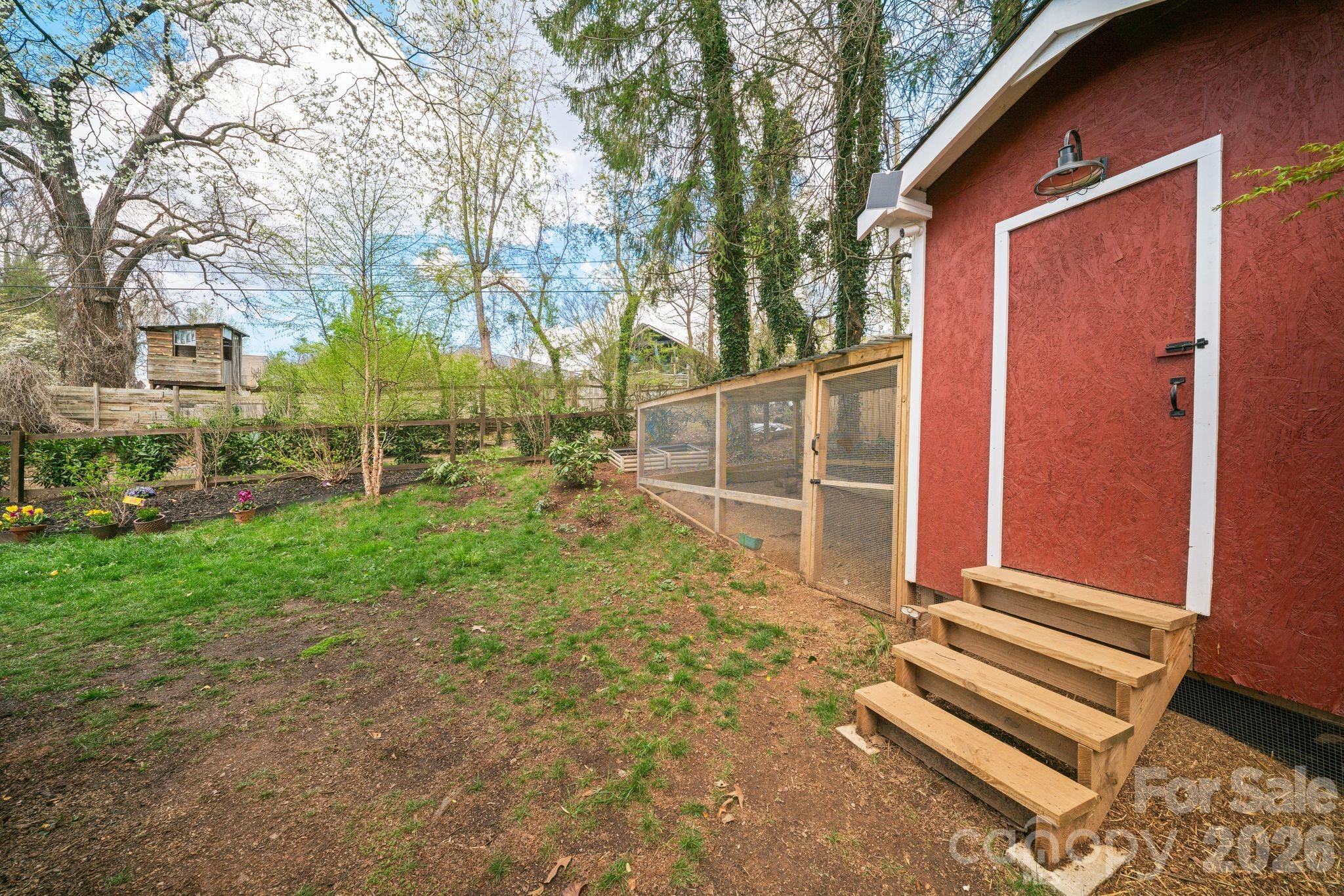 24 Dellwood Street — Asheville