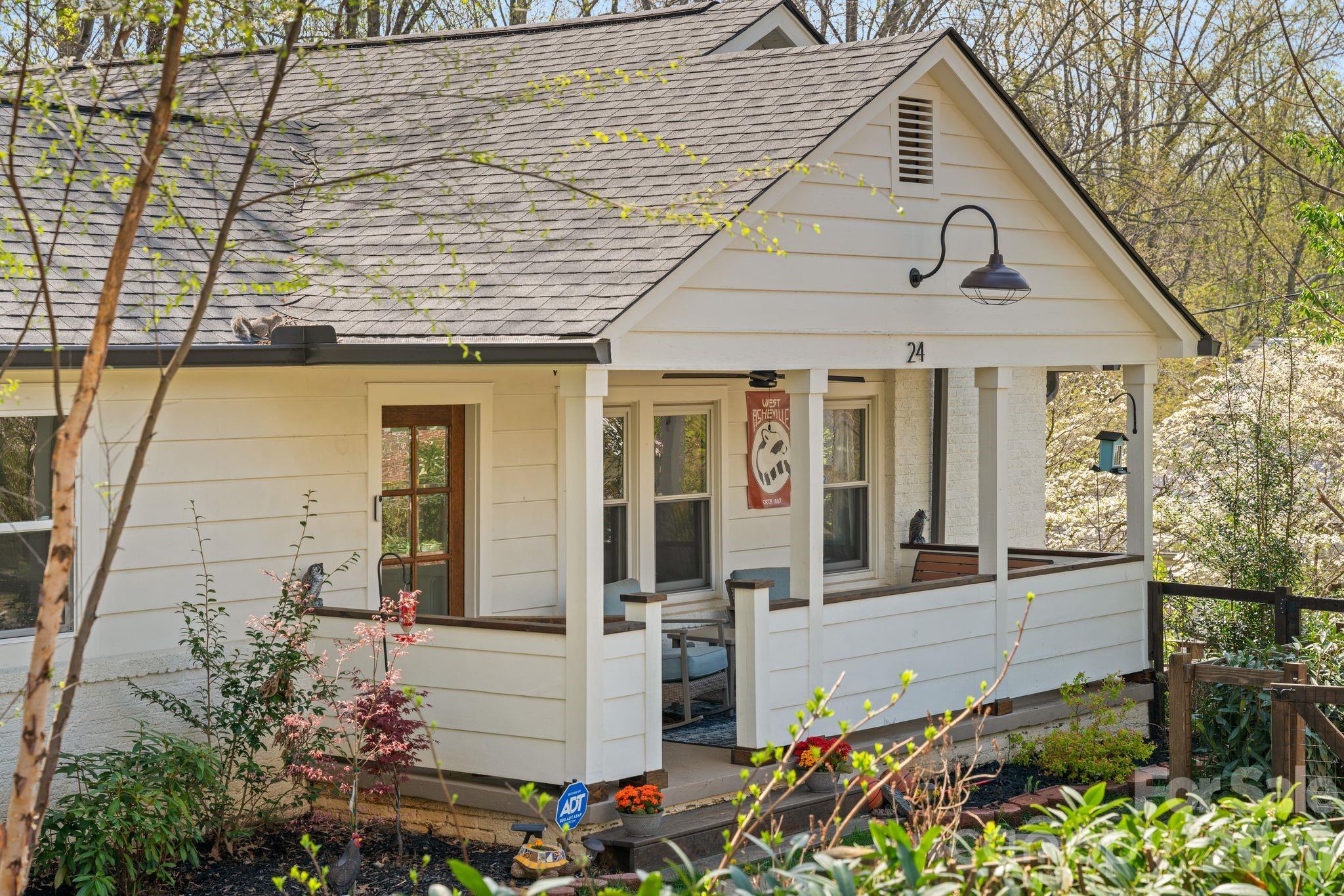 24 Dellwood Street — Asheville