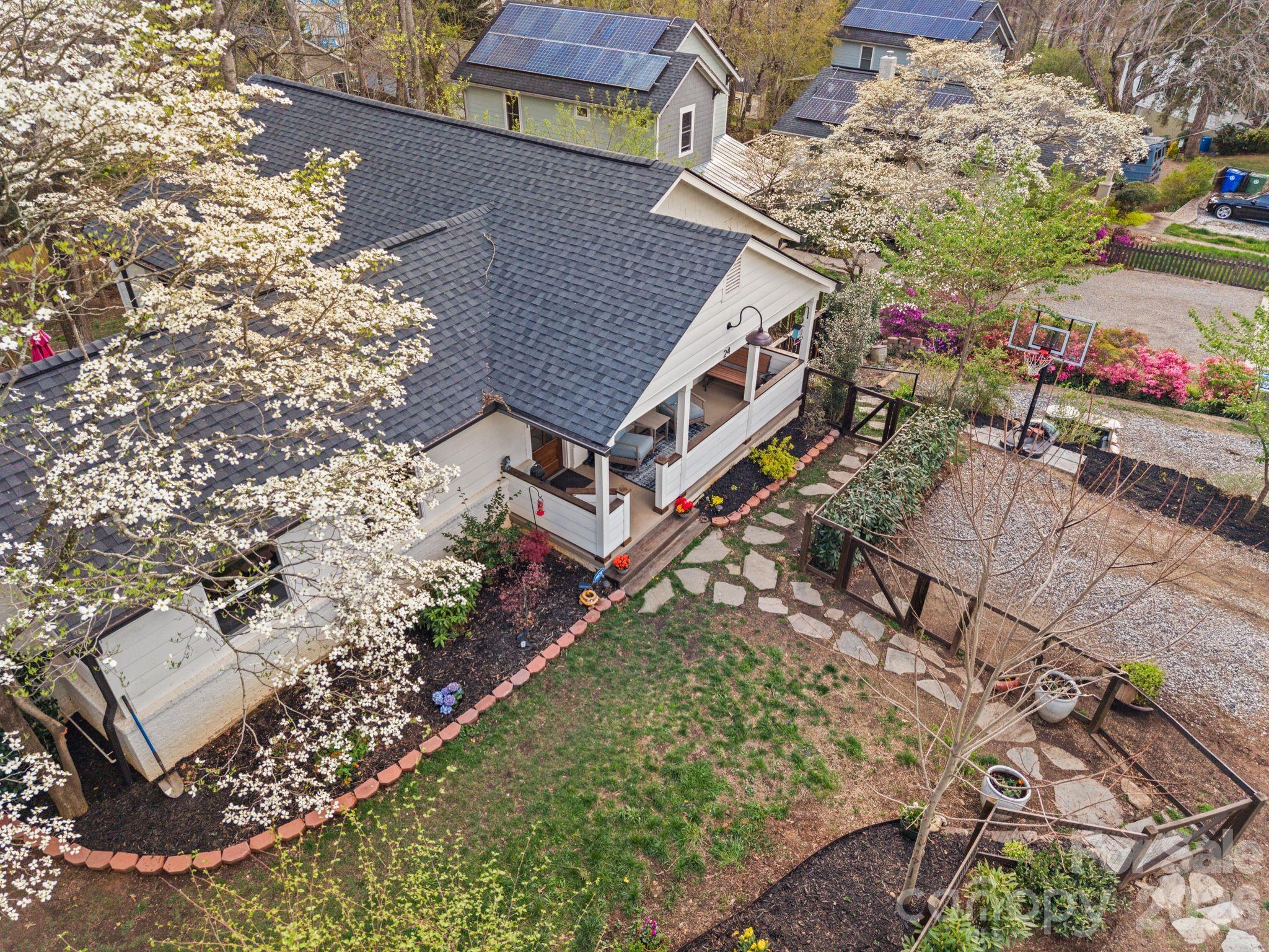 24 Dellwood Street — Asheville