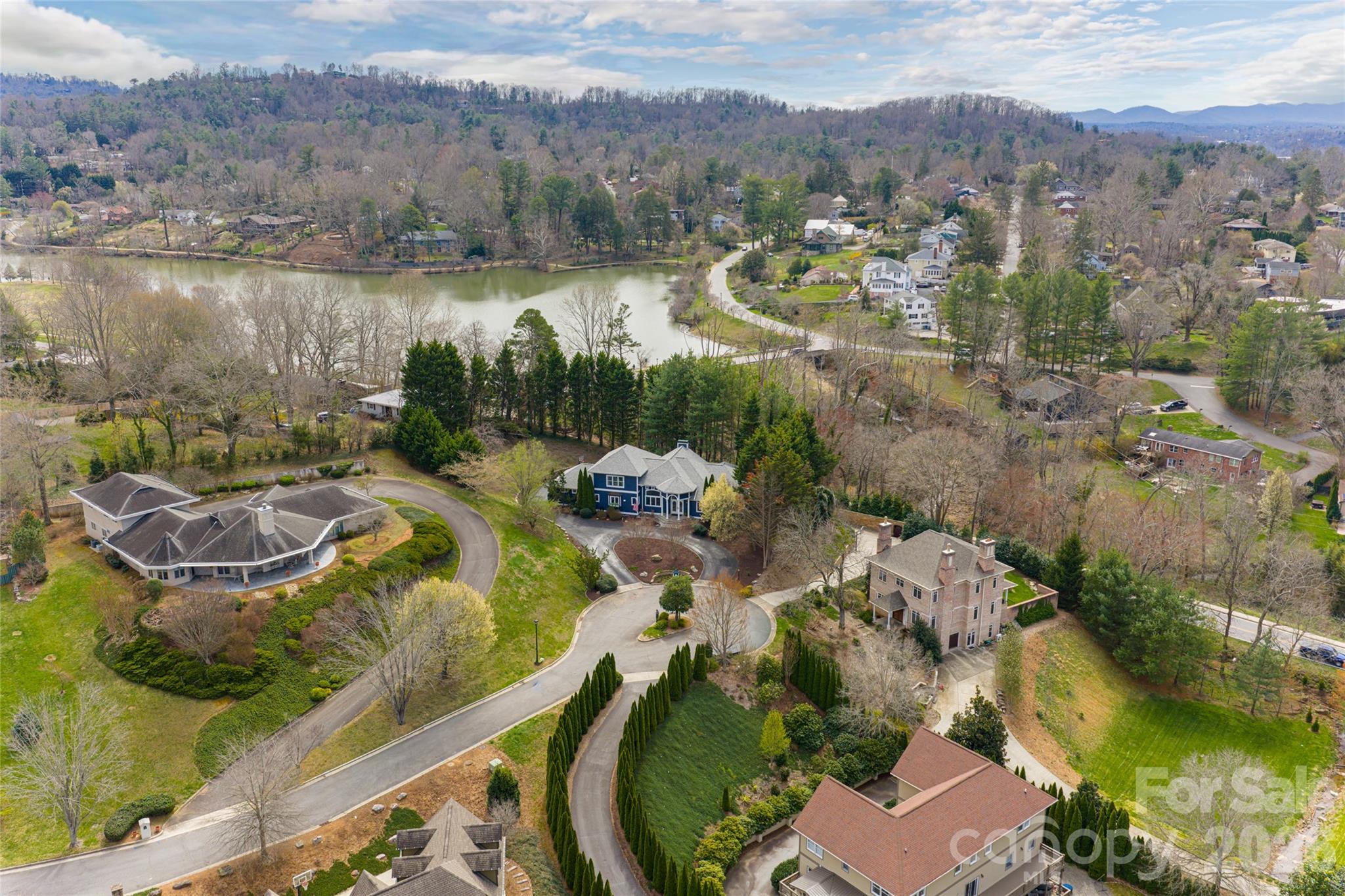 6 Oxford Court — Asheville