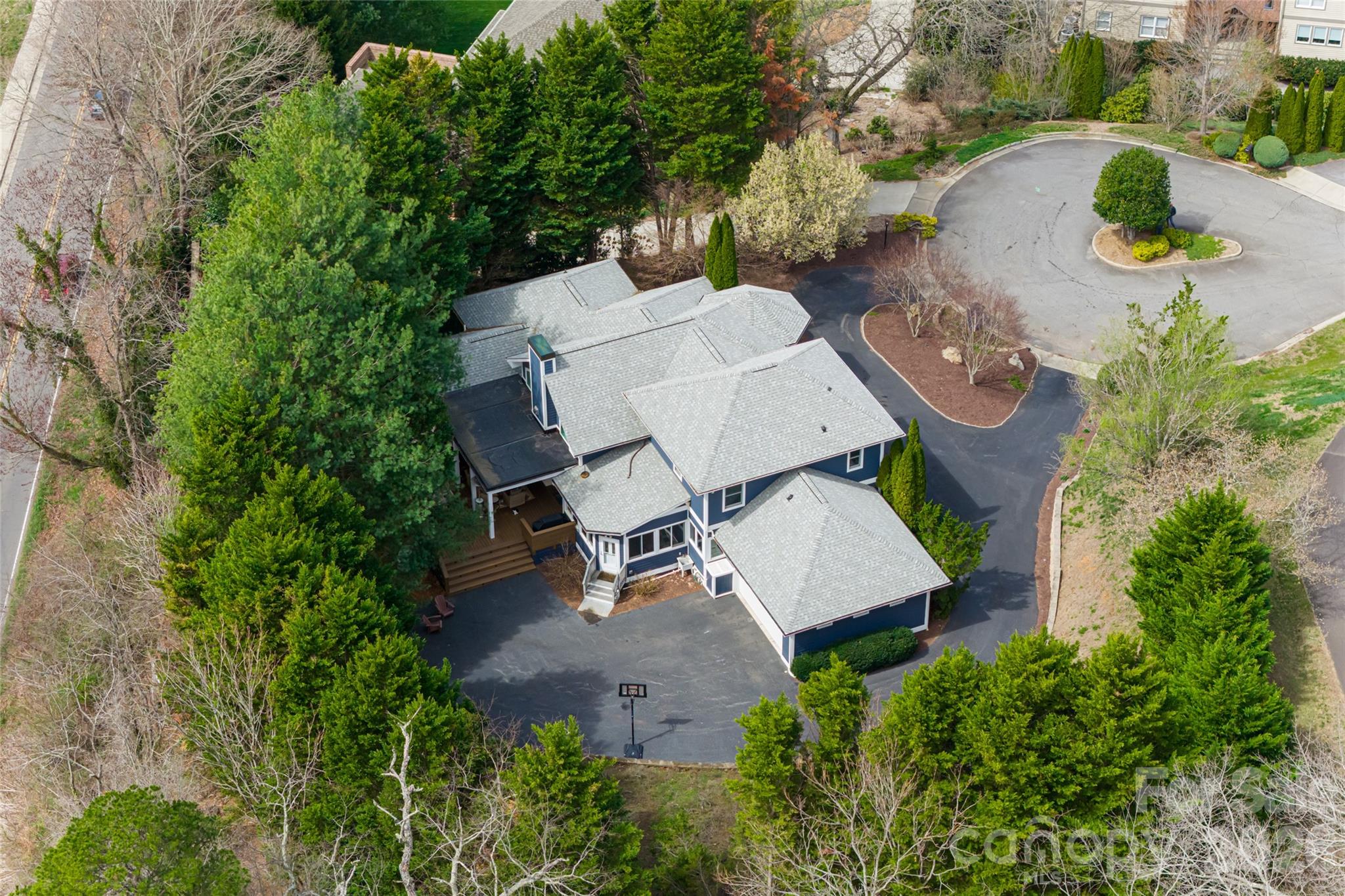6 Oxford Court — Asheville