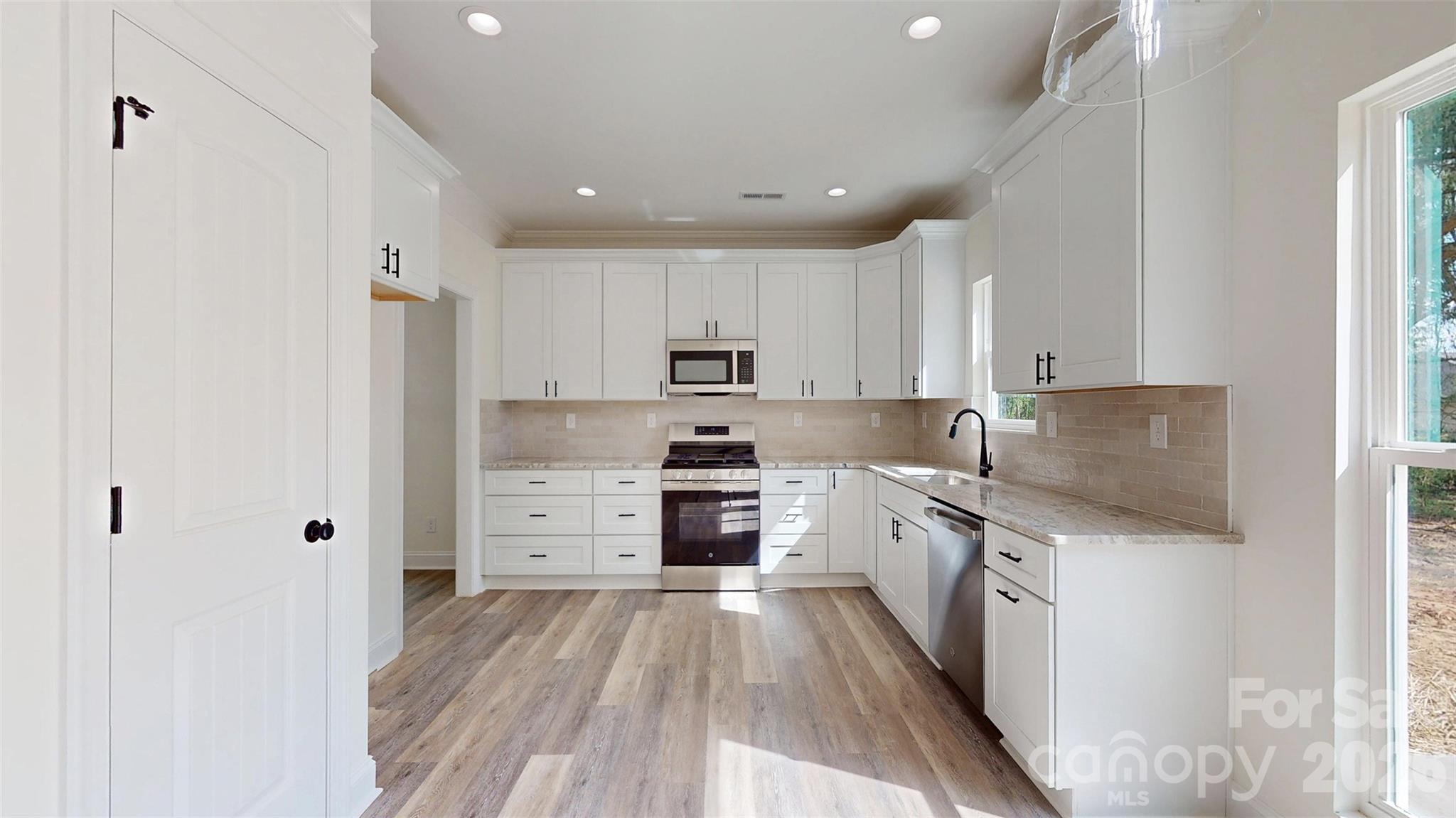 2902 Sweetgrass Lane — Monroe