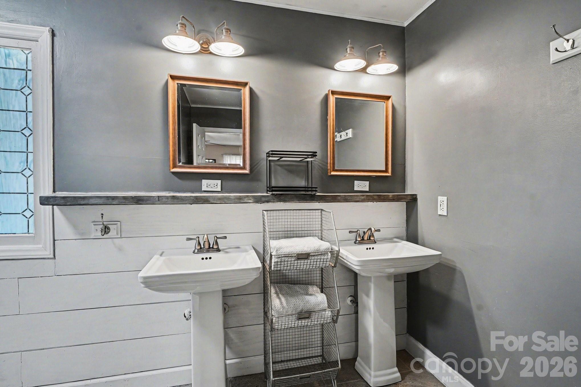 2724 Artesian Court — Charlotte