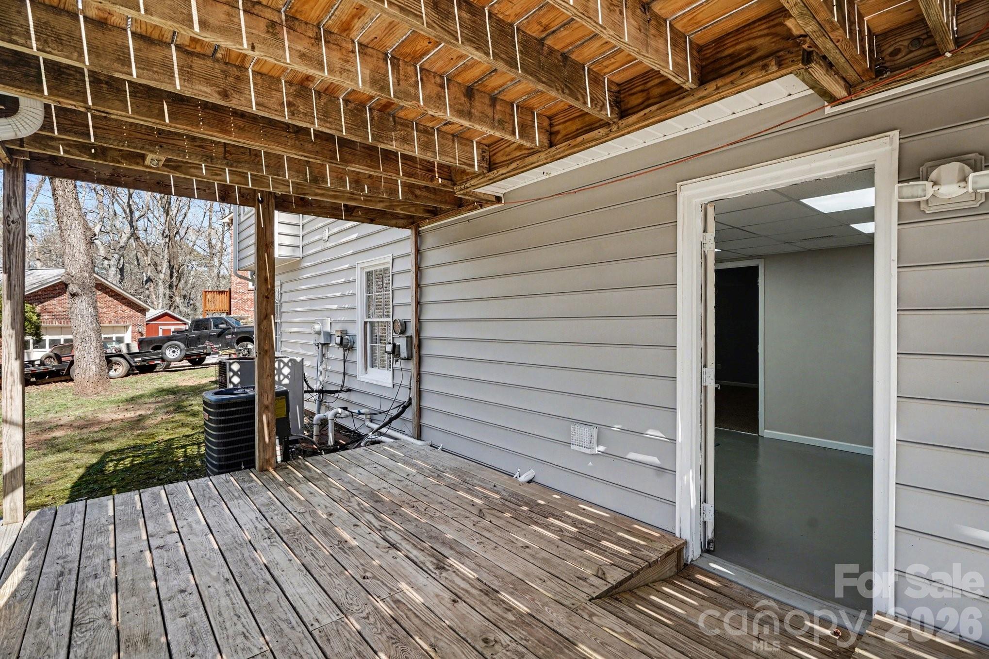 2724 Artesian Court — Charlotte