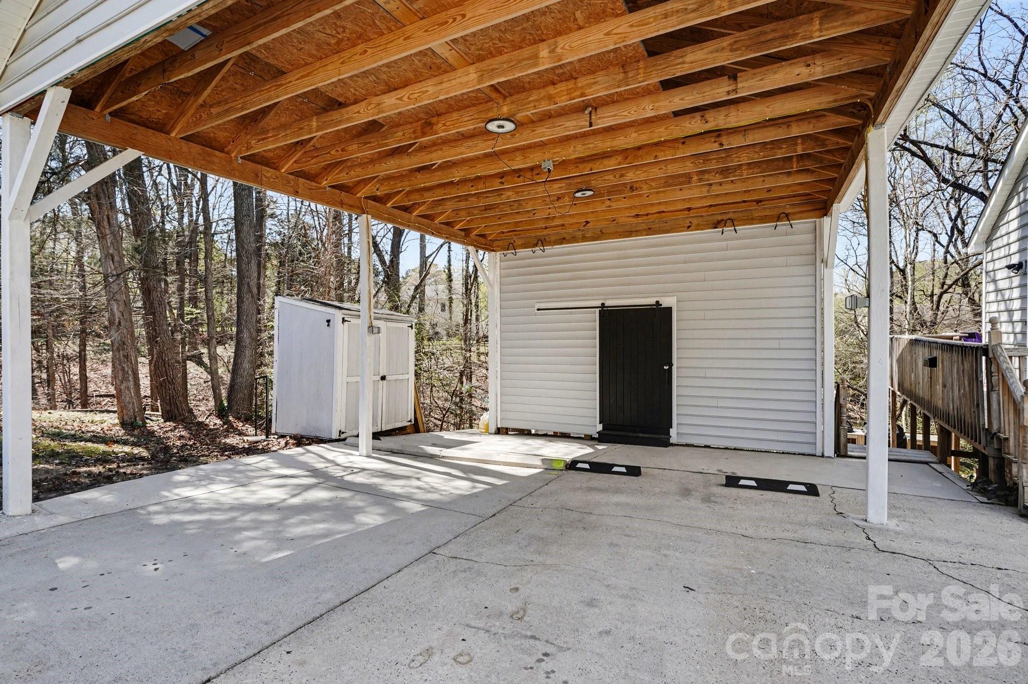 2724 Artesian Court — Charlotte