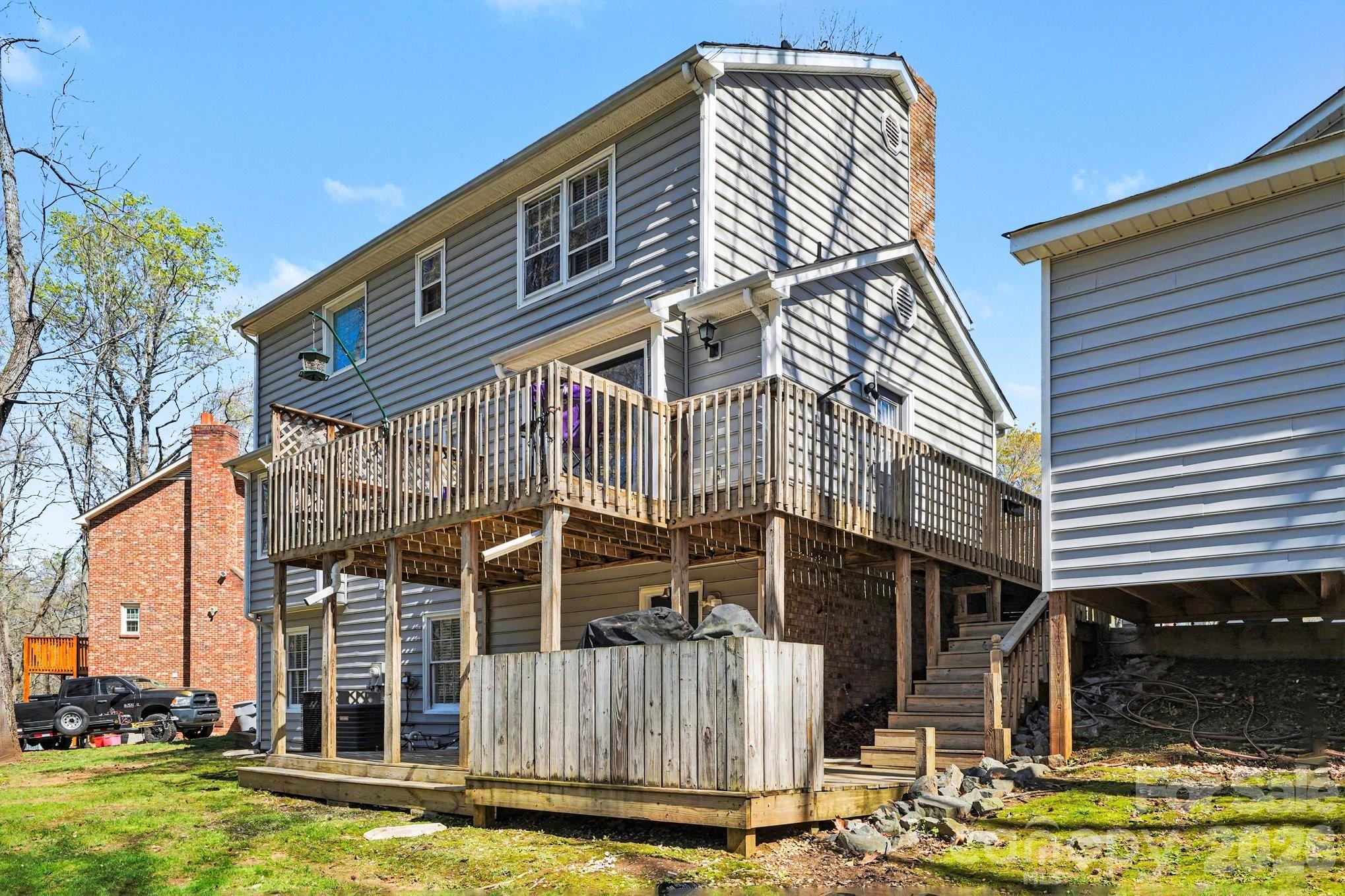 2724 Artesian Court — Charlotte