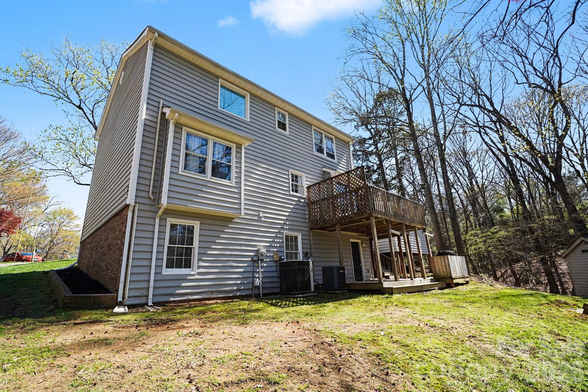 2724 Artesian Court — Charlotte