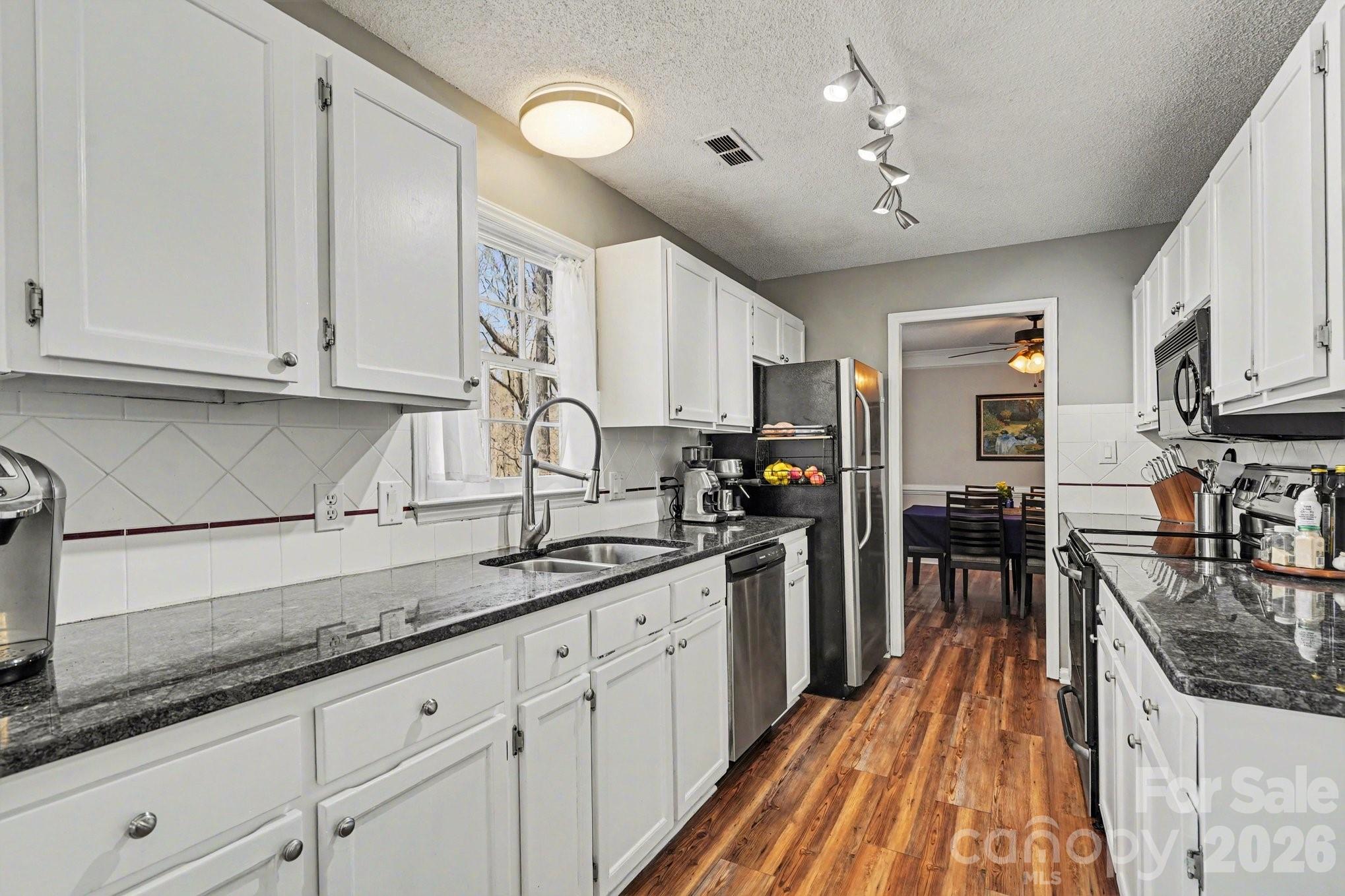 2724 Artesian Court — Charlotte