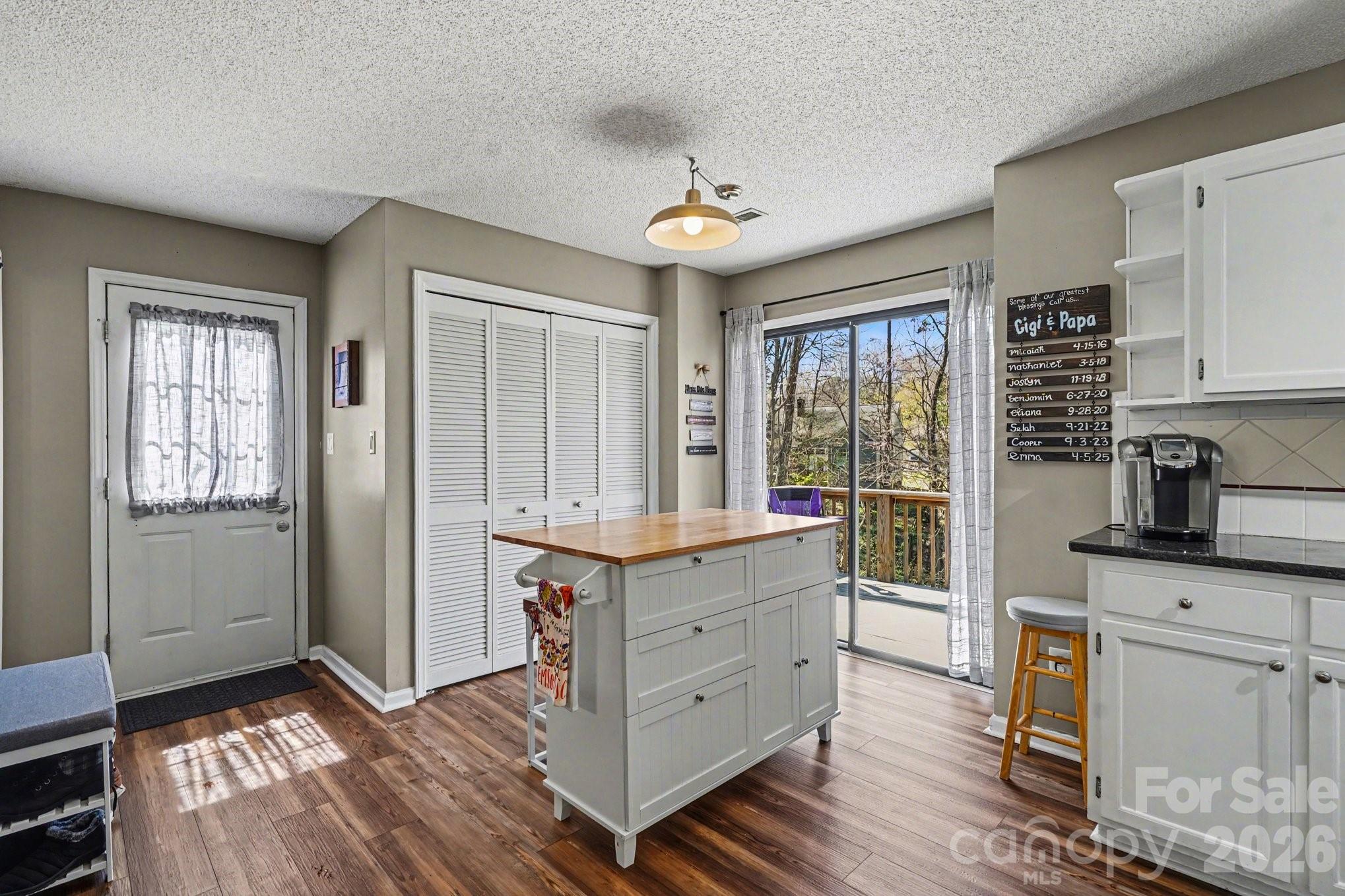 2724 Artesian Court — Charlotte