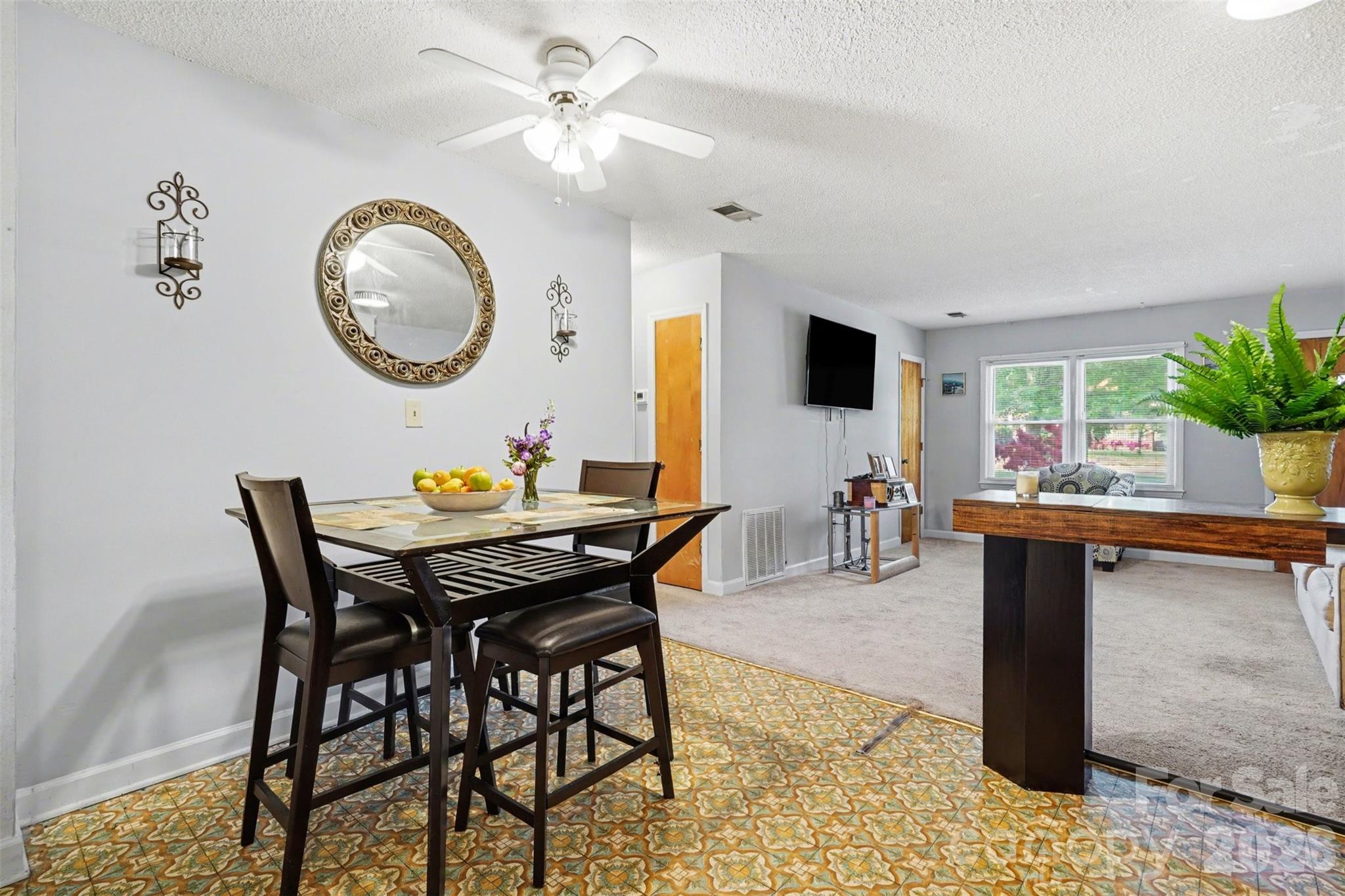 6100/6102 Pleasant Grove Road — Charlotte