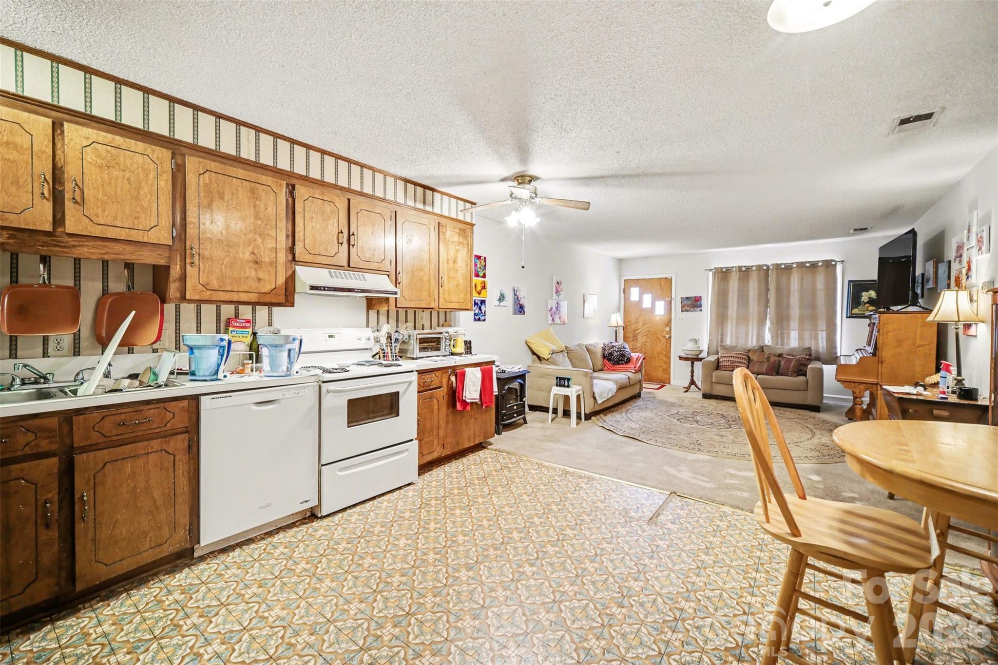 6100/6102 Pleasant Grove Road — Charlotte