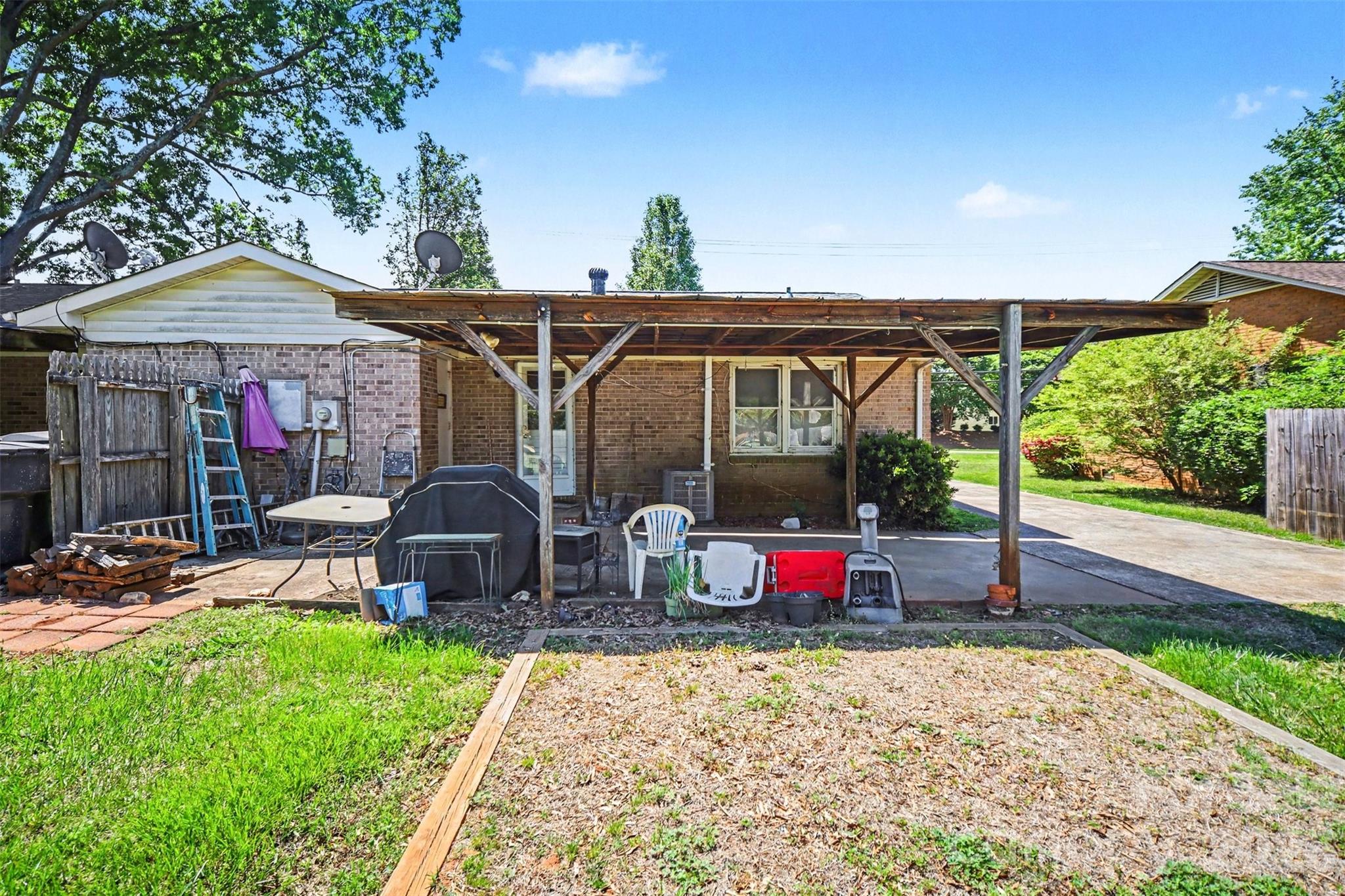 6100/6102 Pleasant Grove Road — Charlotte
