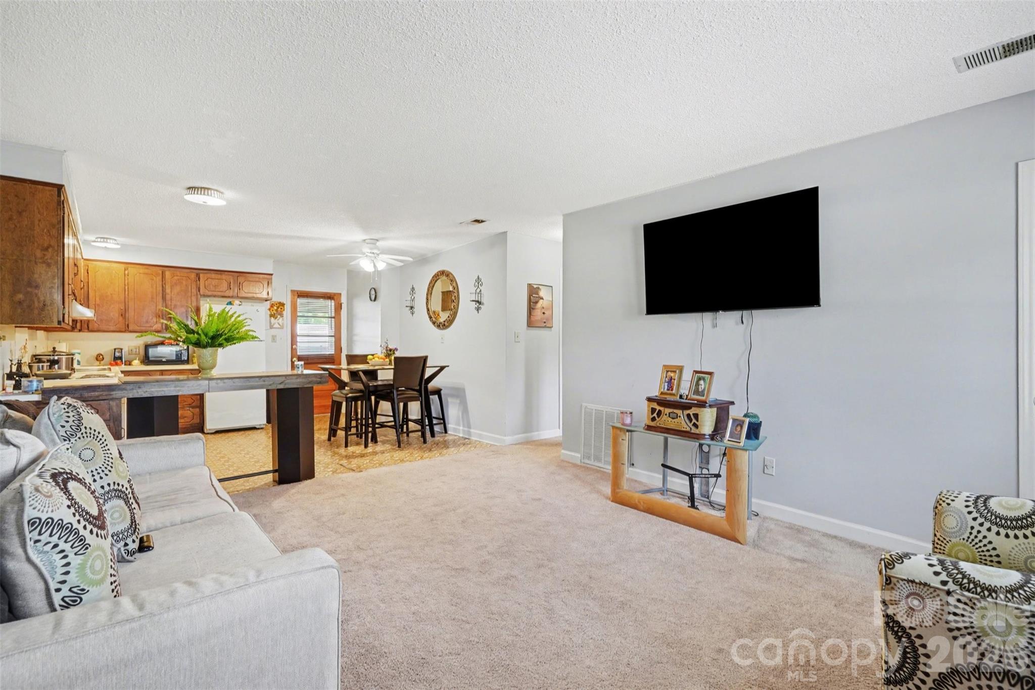 6100/6102 Pleasant Grove Road — Charlotte