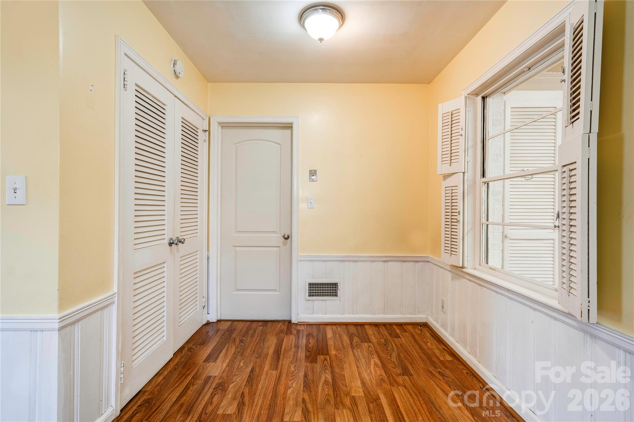 1000 W Sumter Street — Shelby