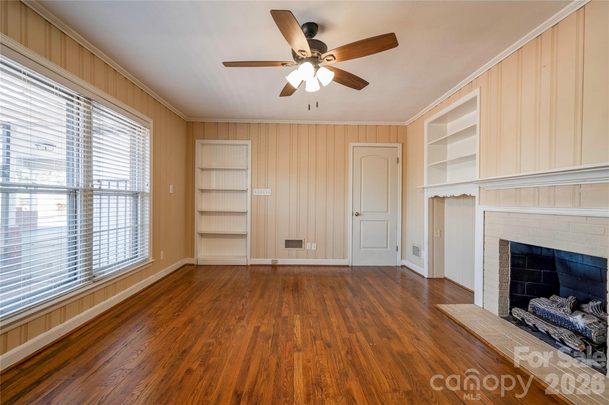 1000 W Sumter Street — Shelby