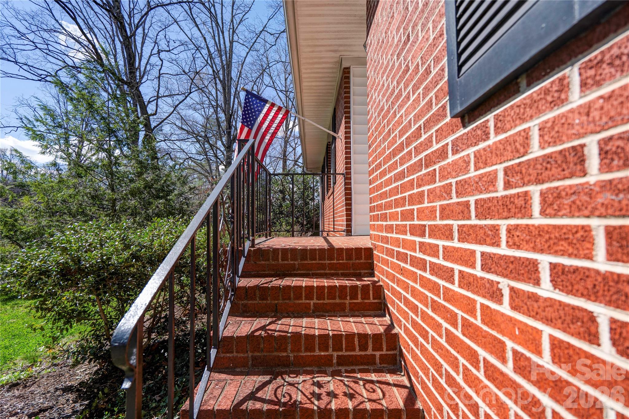 1000 W Sumter Street — Shelby