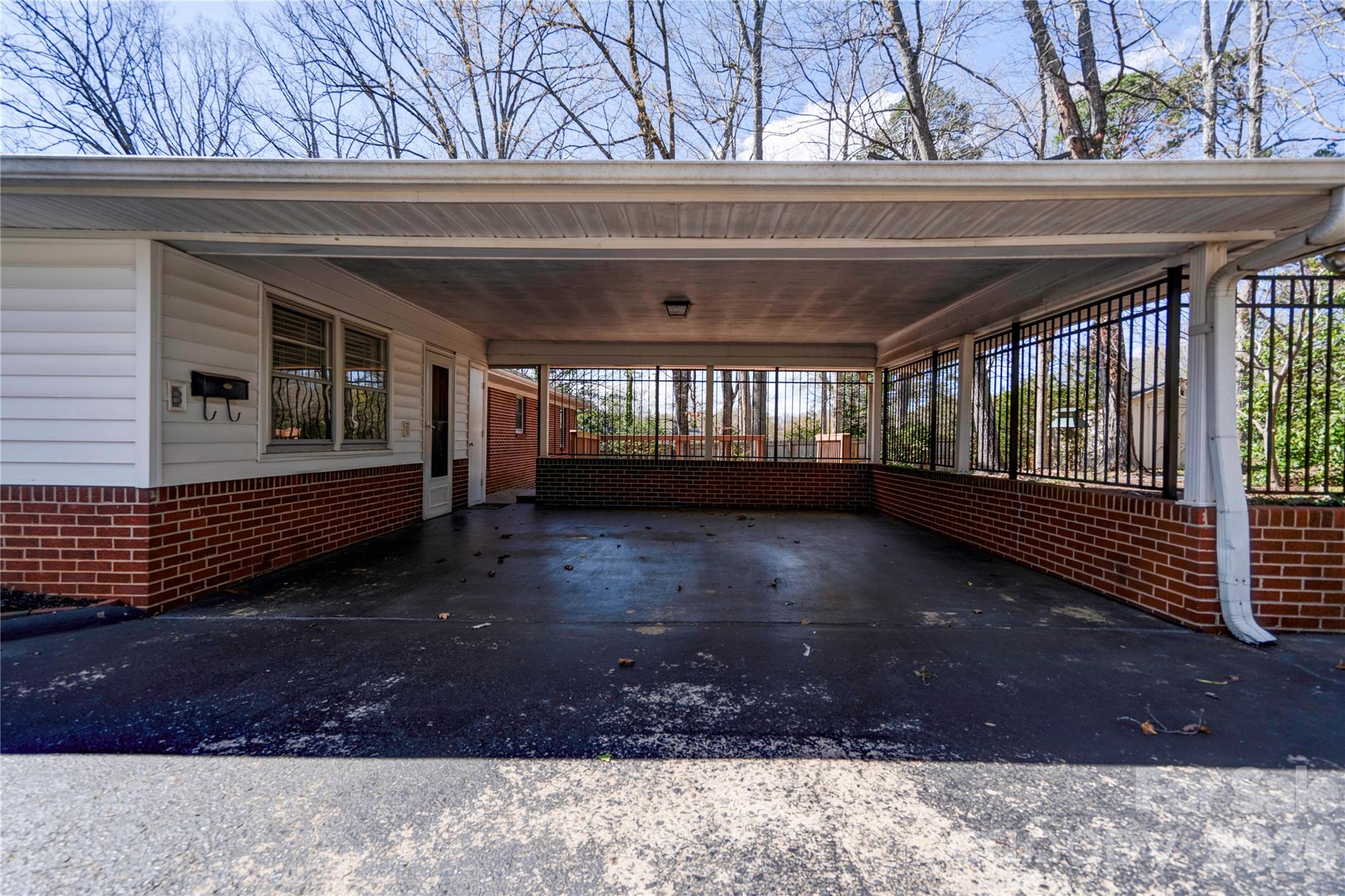 1000 W Sumter Street — Shelby