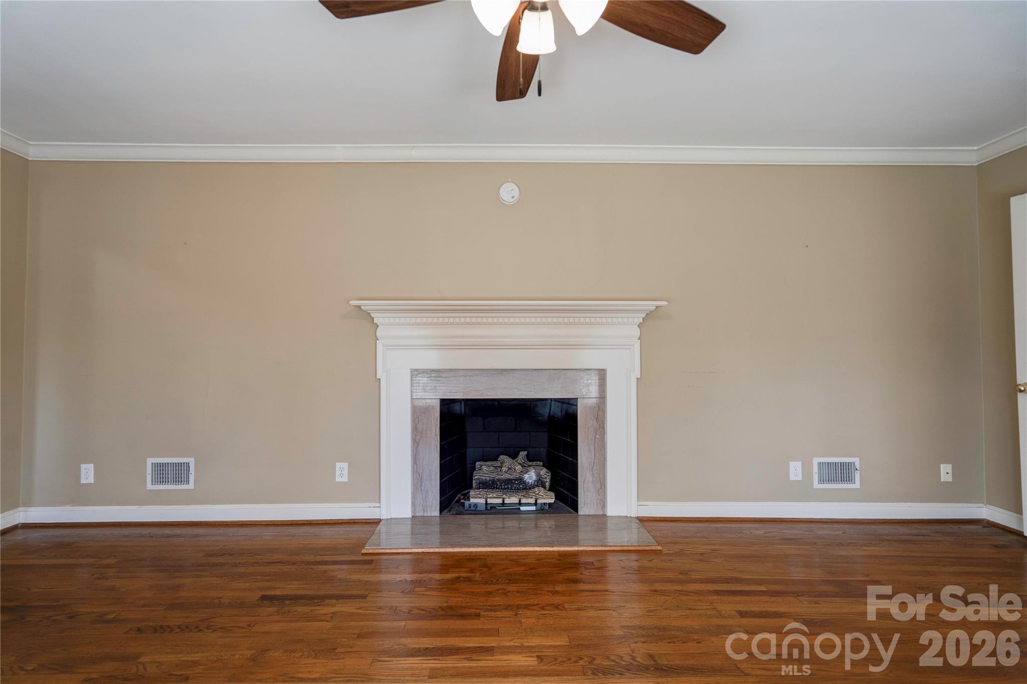 1000 W Sumter Street — Shelby